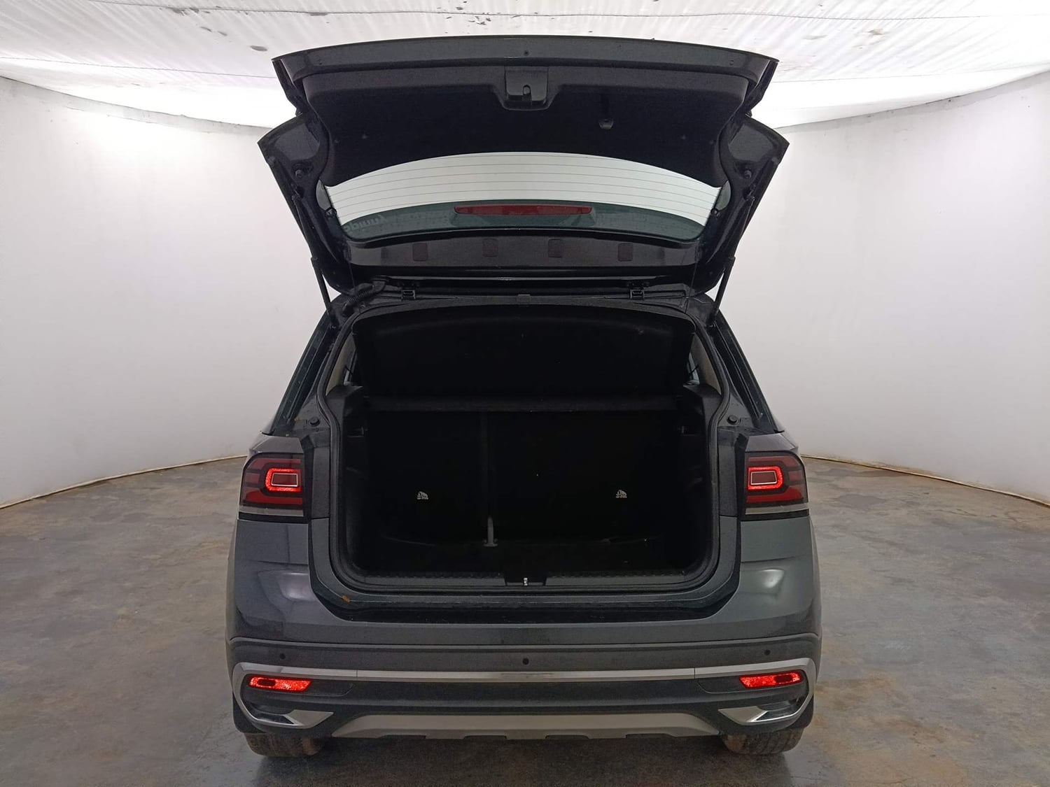 Used 2024 Volkswagen Taigun Topline 1.0 TSI AT Petrol Automatic interior DICKY DOOR OPEN VIEW