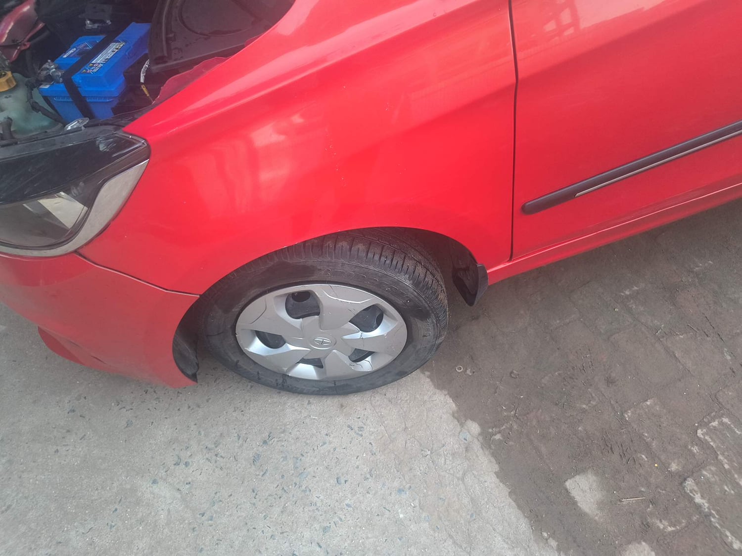 Used 2021 Tata Tiago XT Petrol Manual dents MINOR SCRATCH