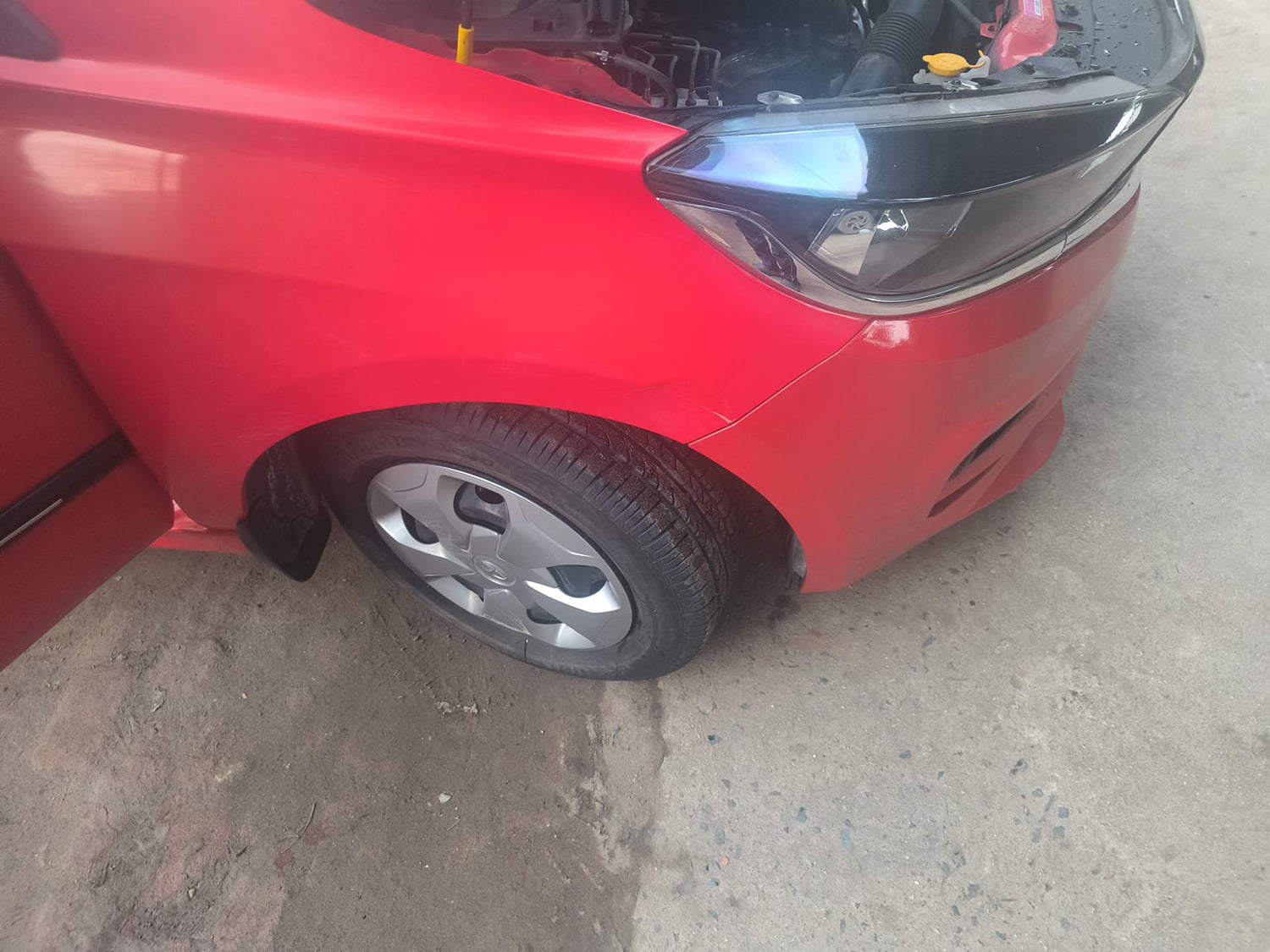 Used 2021 Tata Tiago XT Petrol Manual dents MINOR DENT
