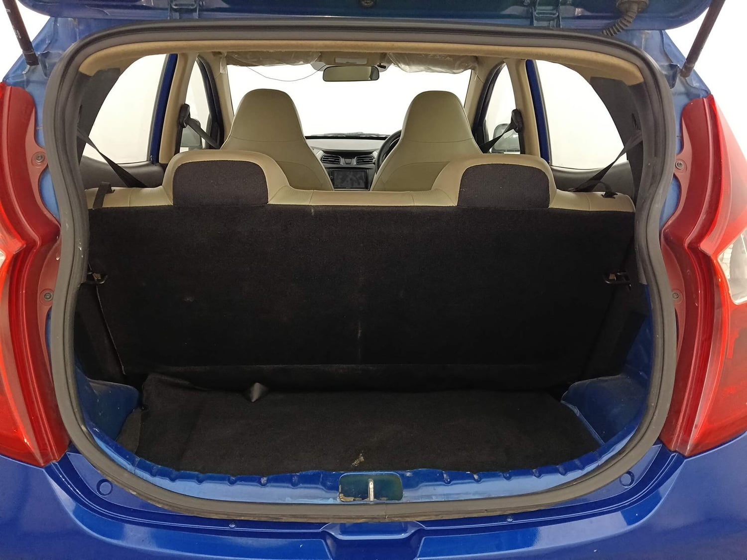 Used 2017 Hyundai Eon Era + Petrol Manual interior DICKY INSIDE VIEW
