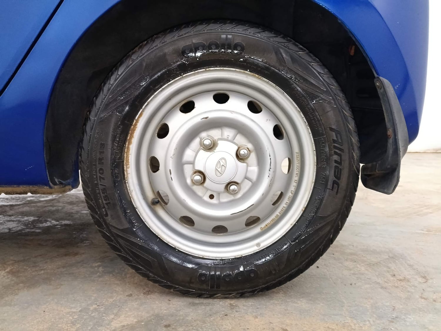 Used 2017 Hyundai Eon Era + Petrol Manual tyres LEFT REAR TYRE RIM VIEW