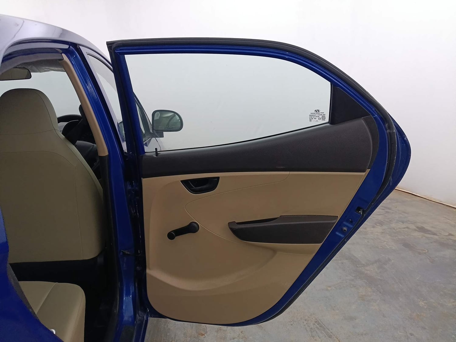 Used 2017 Hyundai Eon Era + Petrol Manual interior RIGHT REAR DOOR OPEN VIEW
