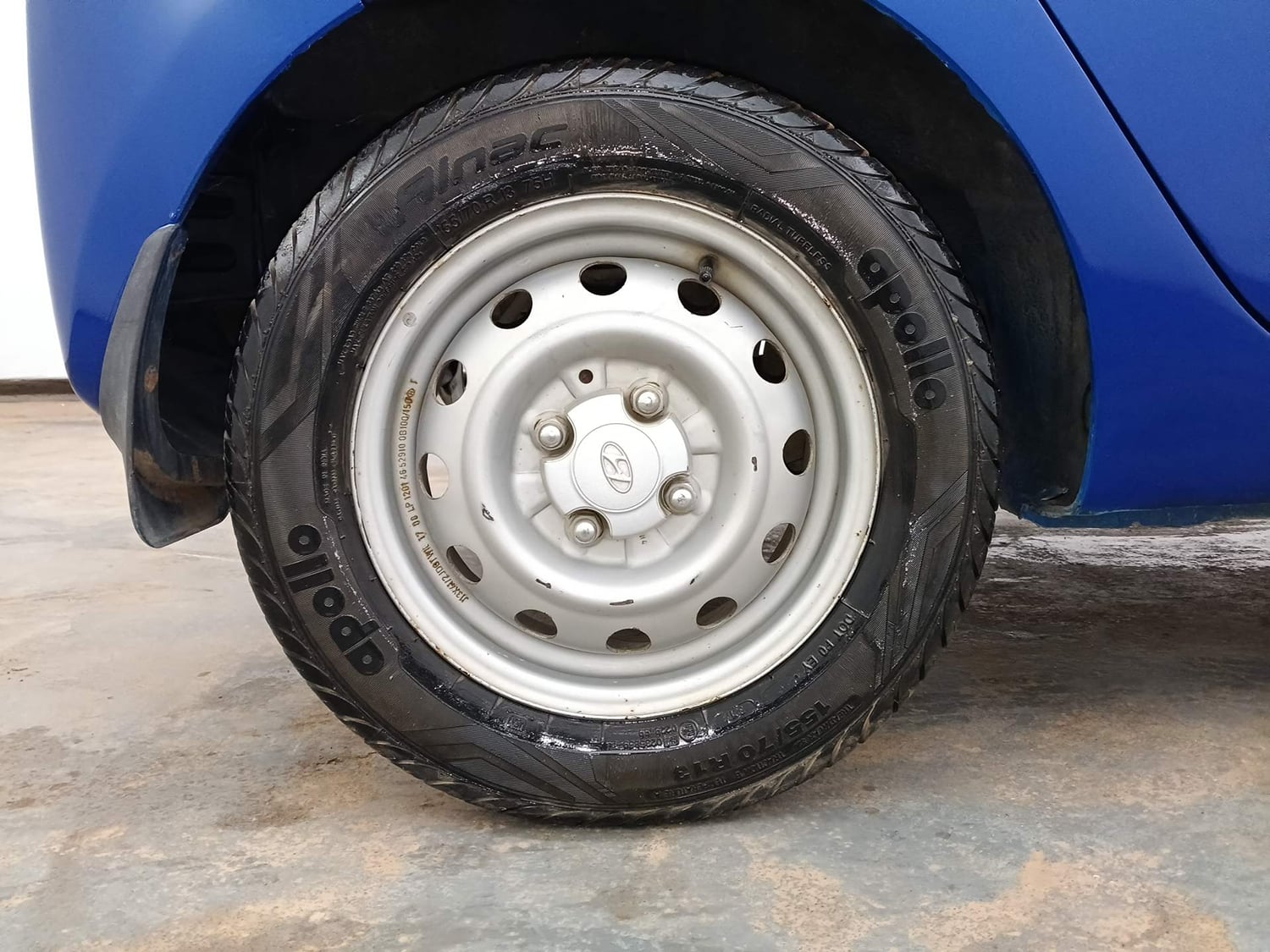 Used 2017 Hyundai Eon Era + Petrol Manual tyres RIGHT REAR TYRE RIM VIEW