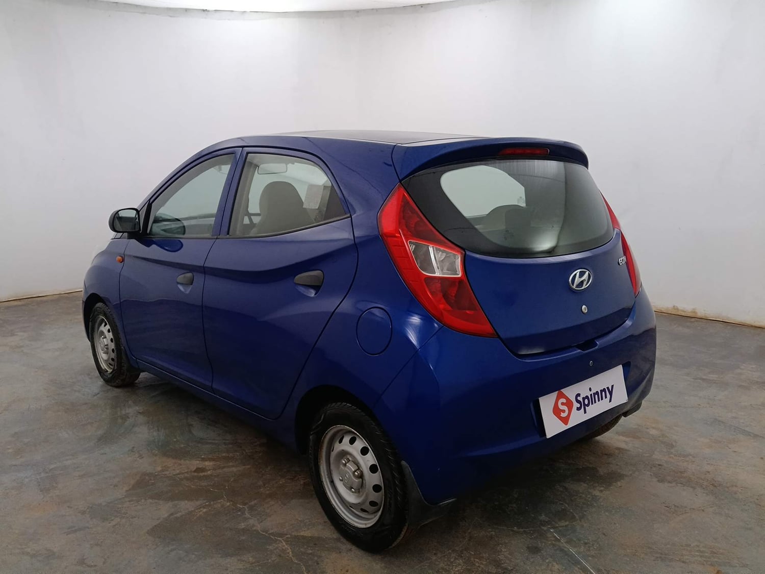 Used 2017 Hyundai Eon Era + Petrol Manual exterior LEFT REAR CORNER VIEW