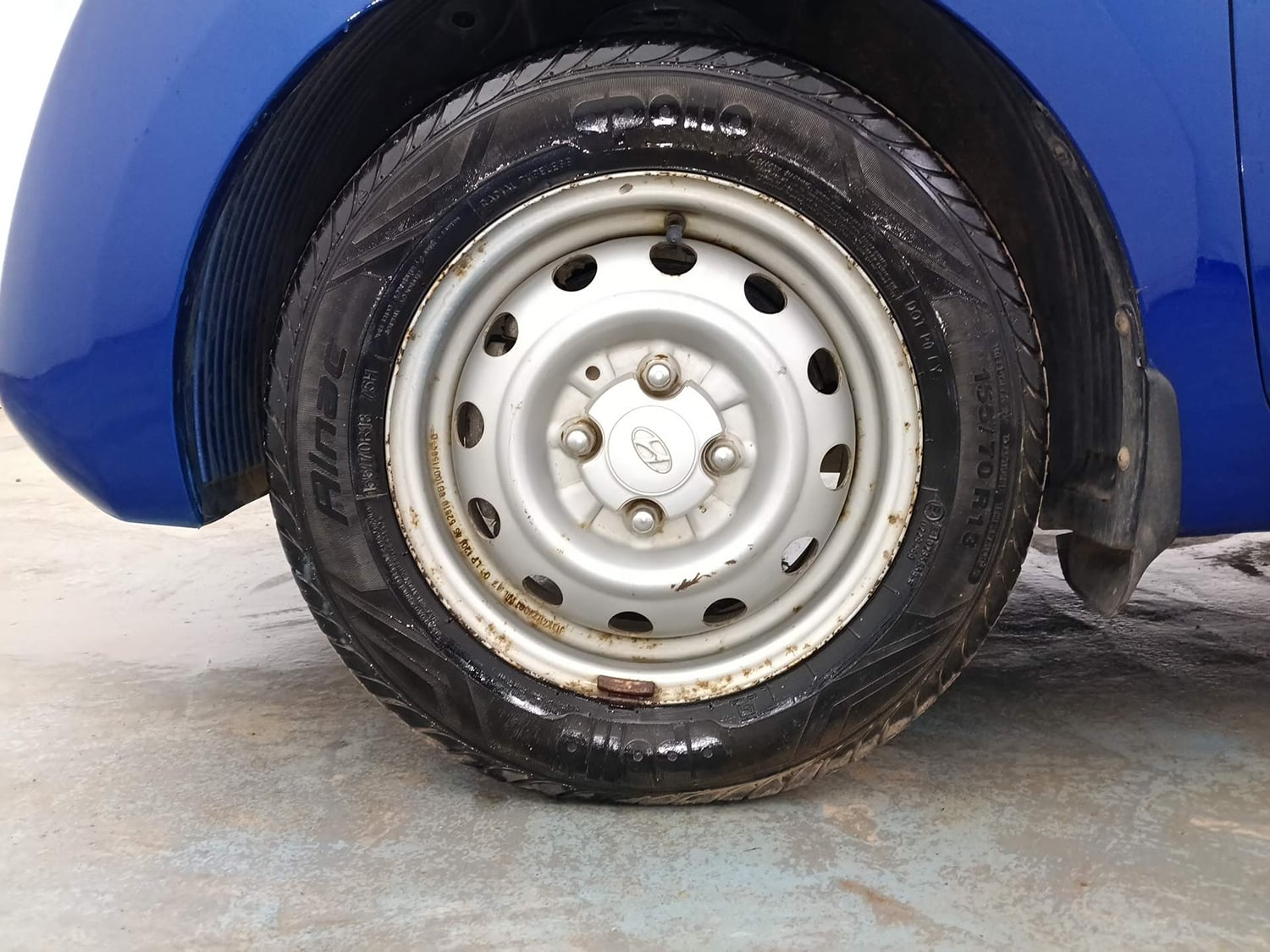 Used 2017 Hyundai Eon Era + Petrol Manual tyres LEFT FRONT TYRE RIM VIEW