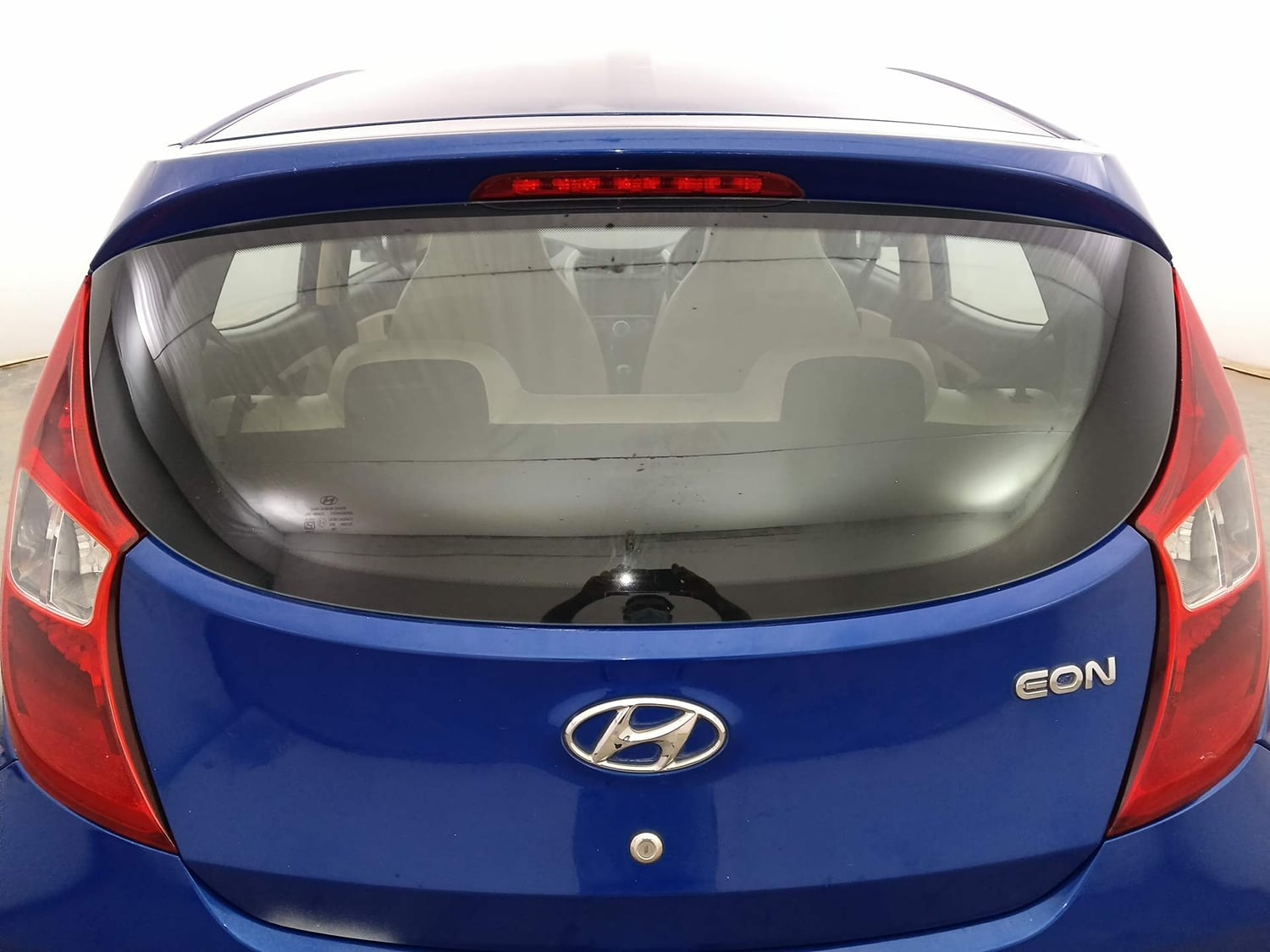 Used 2017 Hyundai Eon Era + Petrol Manual exterior BACK WINDSHIELD VIEW
