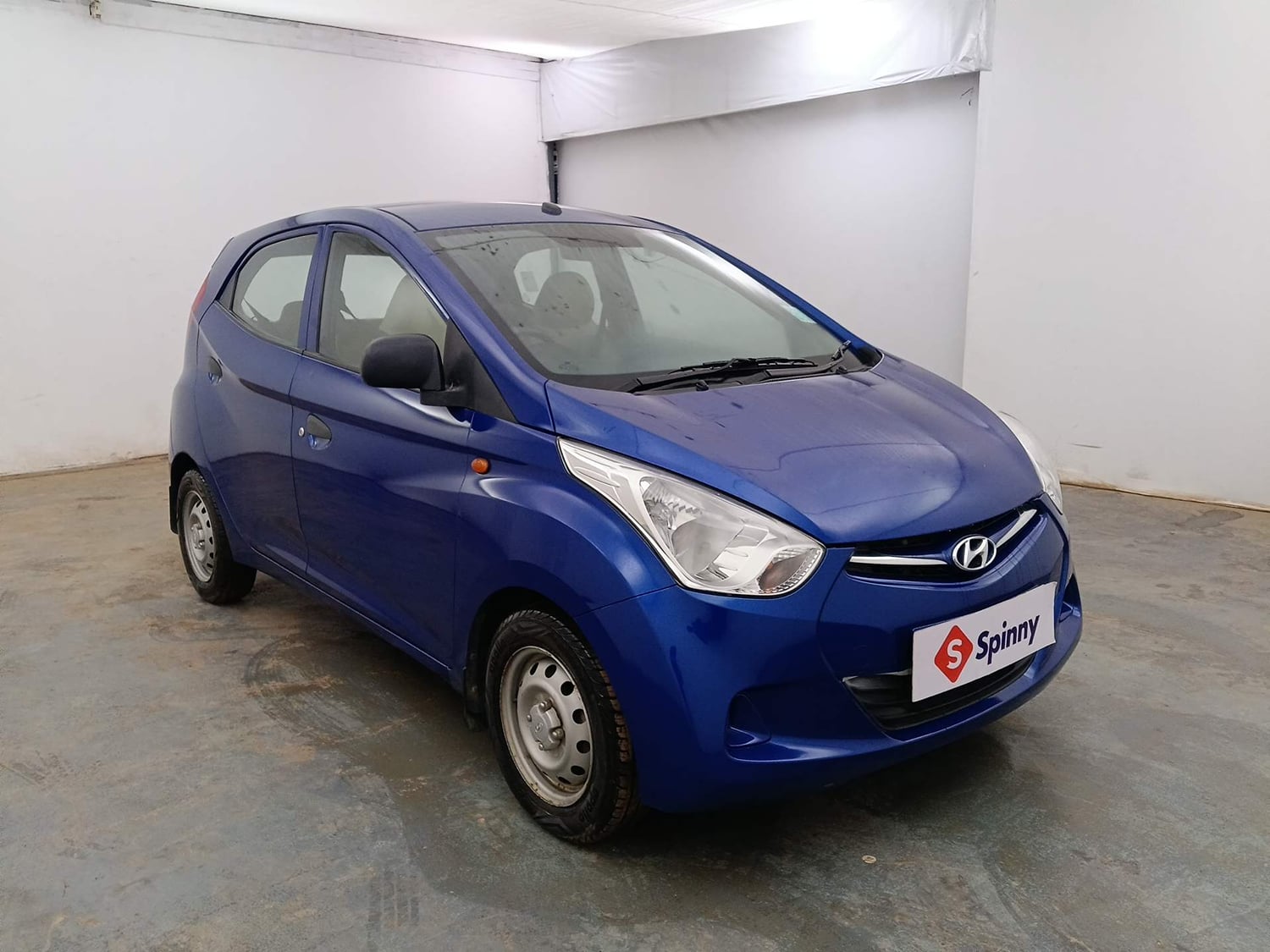Used 2017 Hyundai Eon Era + Petrol Manual exterior RIGHT FRONT CORNER VIEW
