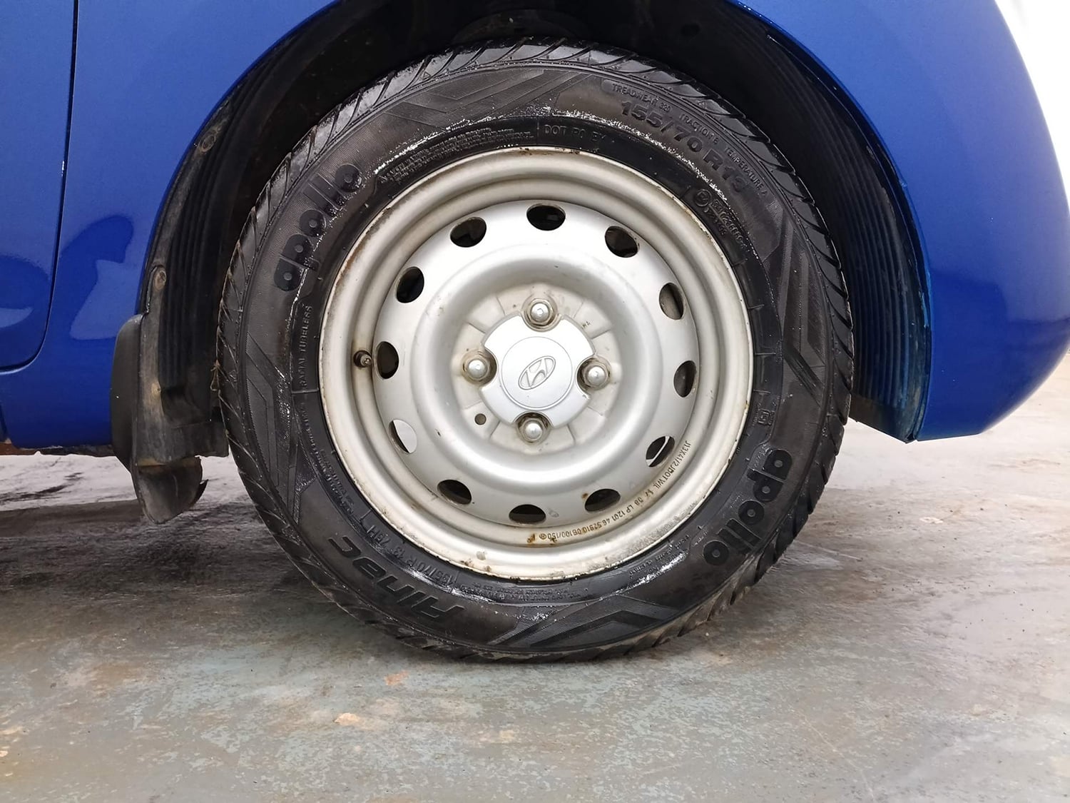 Used 2017 Hyundai Eon Era + Petrol Manual tyres RIGHT FRONT TYRE RIM VIEW