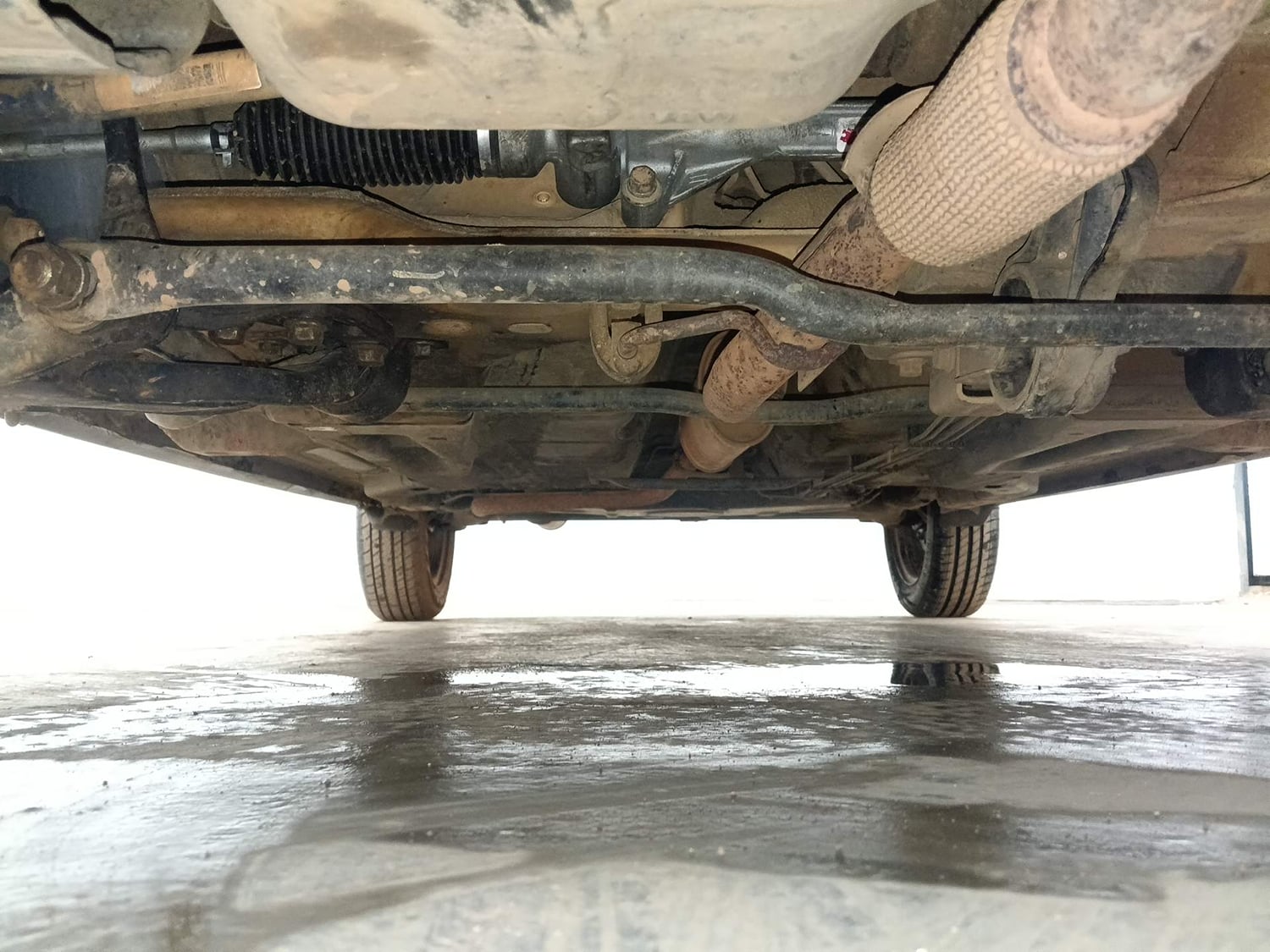 Used 2019 Tata Tiago Revotron XZA Petrol Automatic extra FRONT LEFT UNDERBODY VIEW