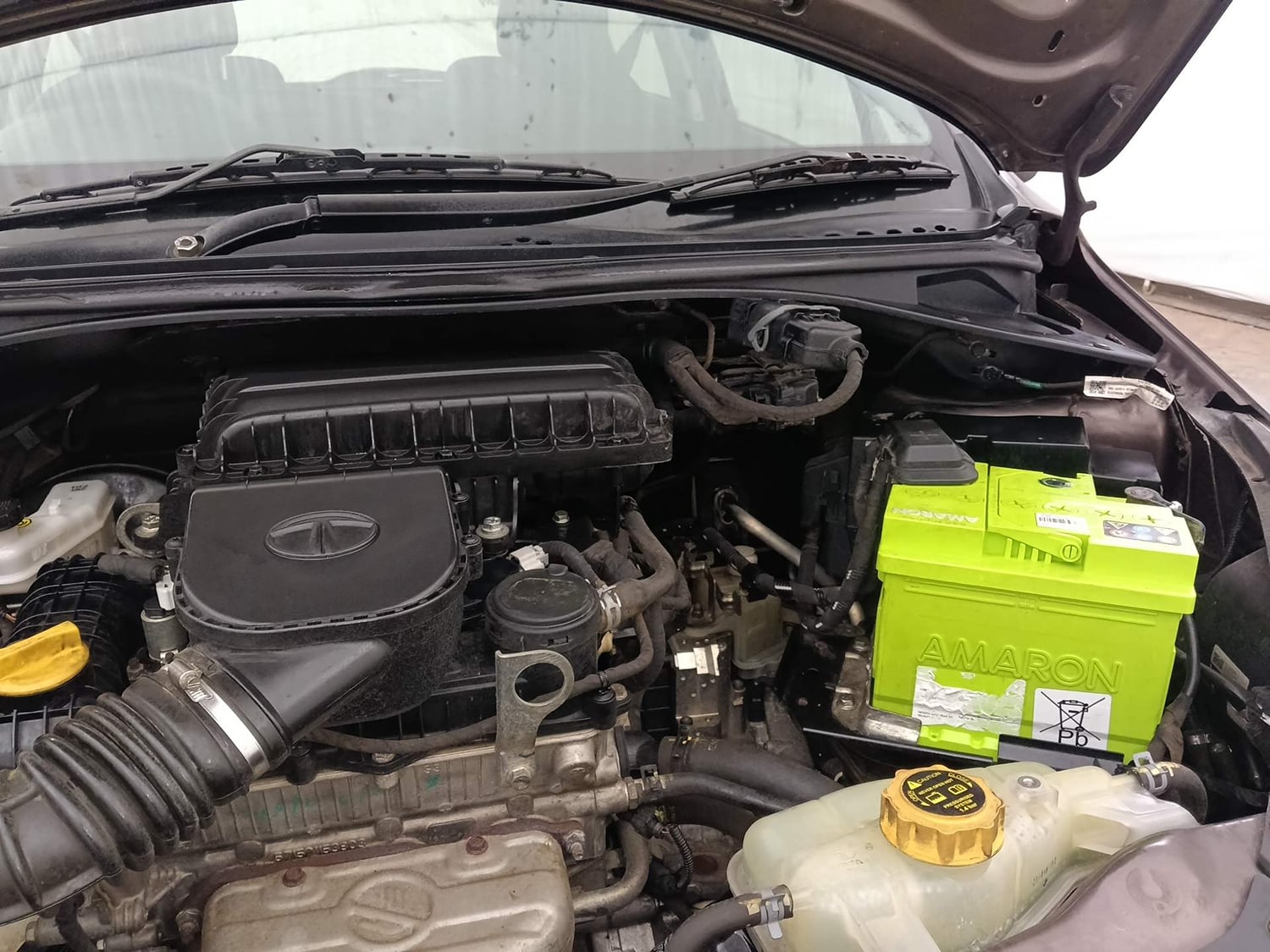 Used 2019 Tata Tiago Revotron XZA Petrol Automatic engine ENGINE LEFT SIDE HINGE & APRON VIEW
