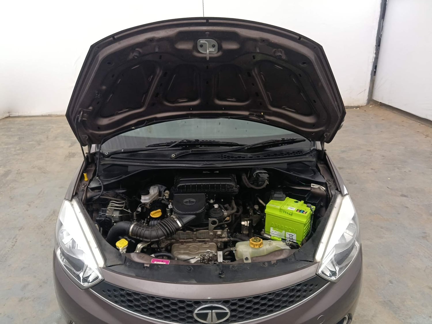 Used 2019 Tata Tiago Revotron XZA Petrol Automatic engine ENGINE & BONNET OPEN FRONT VIEW