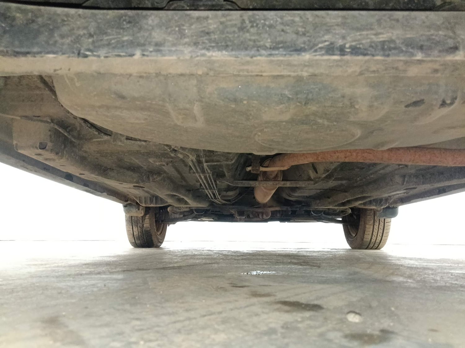 Used 2019 Tata Tiago Revotron XZA Petrol Automatic extra REAR UNDERBODY VIEW (TAKEN FROM REAR)