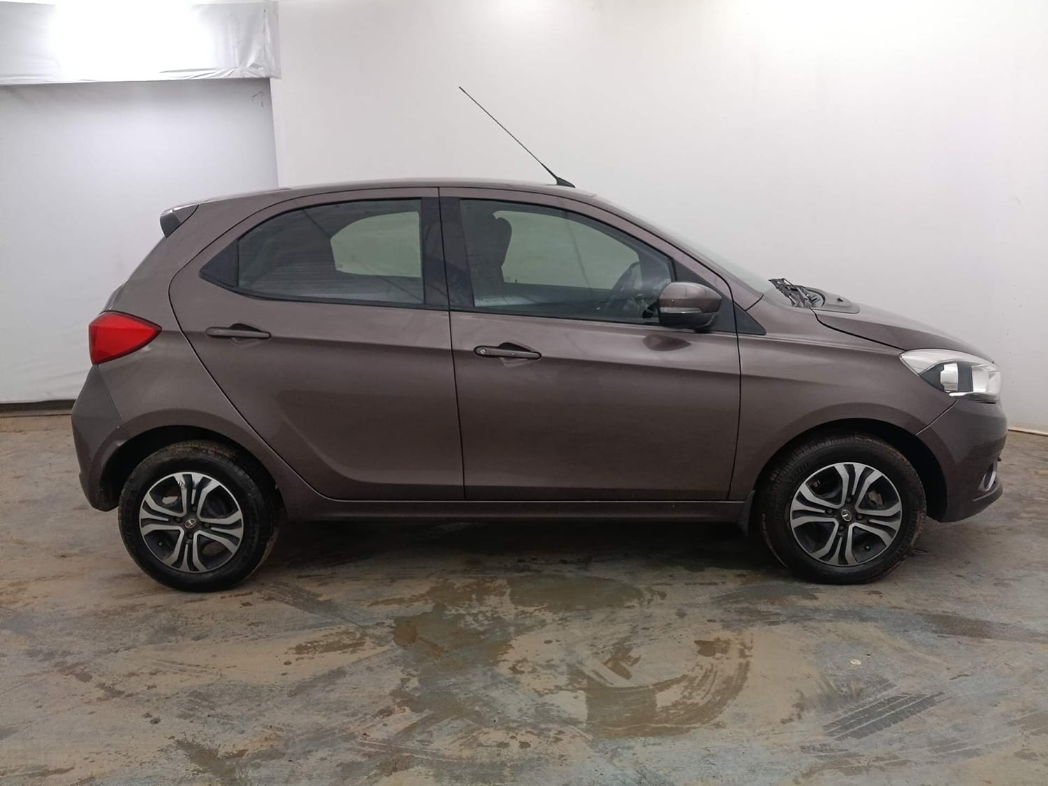 Used 2019 Tata Tiago Revotron XZA Petrol Automatic exterior RIGHT SIDE VIEW