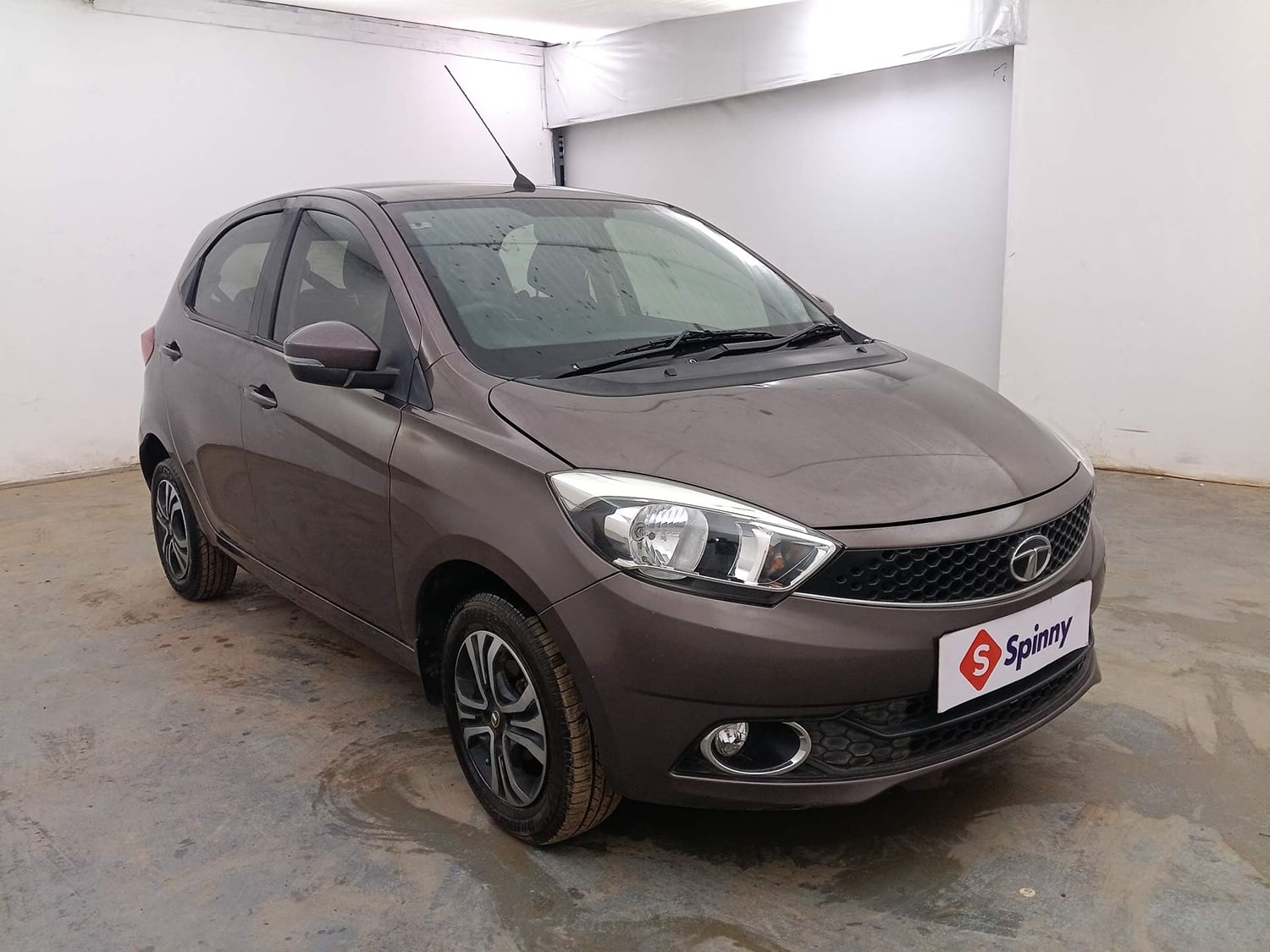 Used 2019 Tata Tiago Revotron XZA Petrol Automatic exterior RIGHT FRONT CORNER VIEW