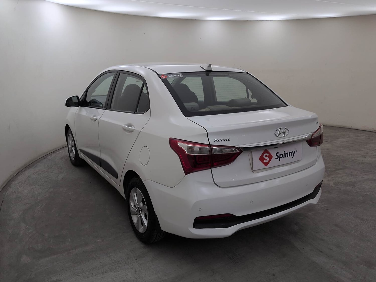Used 2017 Hyundai Xcent SX Petrol Manual exterior LEFT REAR CORNER VIEW