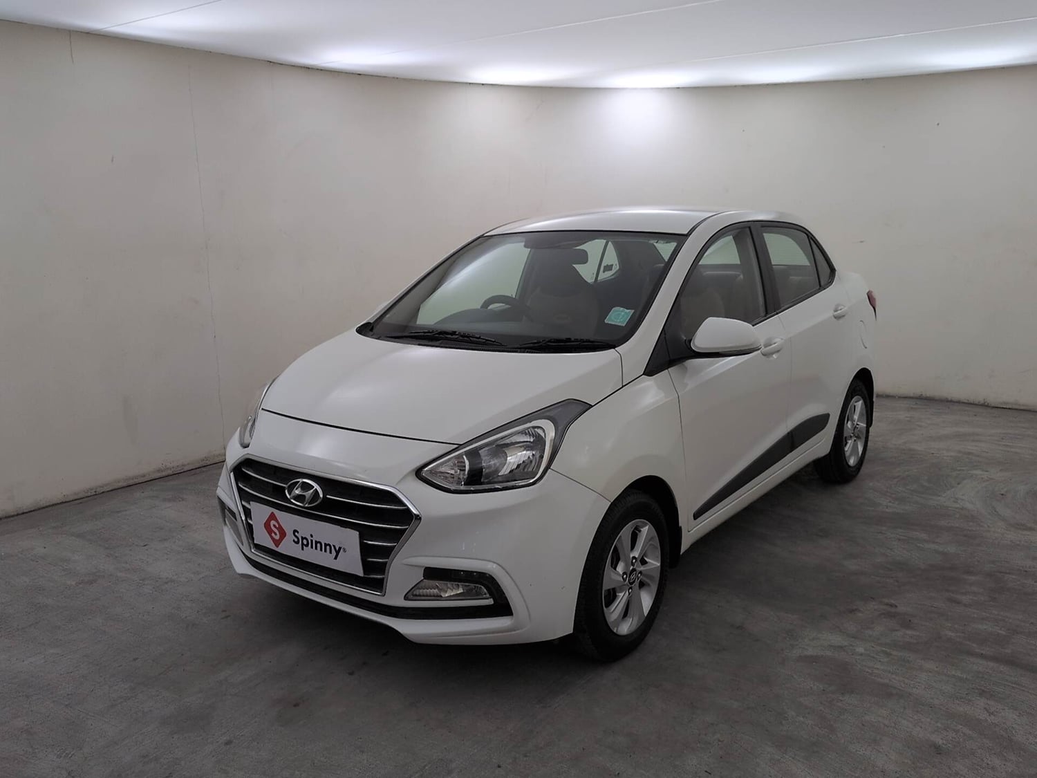 Used 2017 Hyundai Xcent SX Petrol Manual exterior LEFT FRONT CORNER VIEW