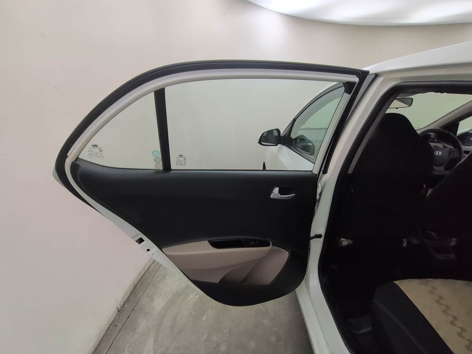Used 2017 Hyundai Xcent SX Petrol Manual interior LEFT REAR DOOR OPEN VIEW