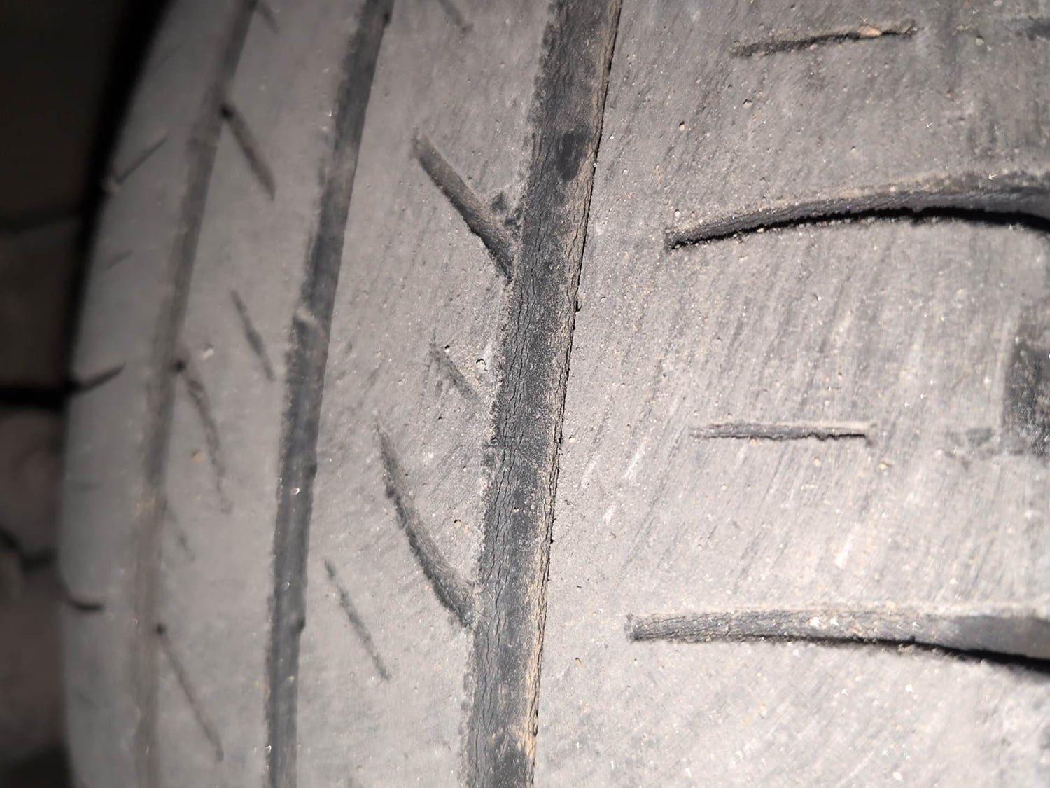 Used 2017 Hyundai Xcent SX Petrol Manual tyres LEFT FRONT TYRE TREAD VIEW