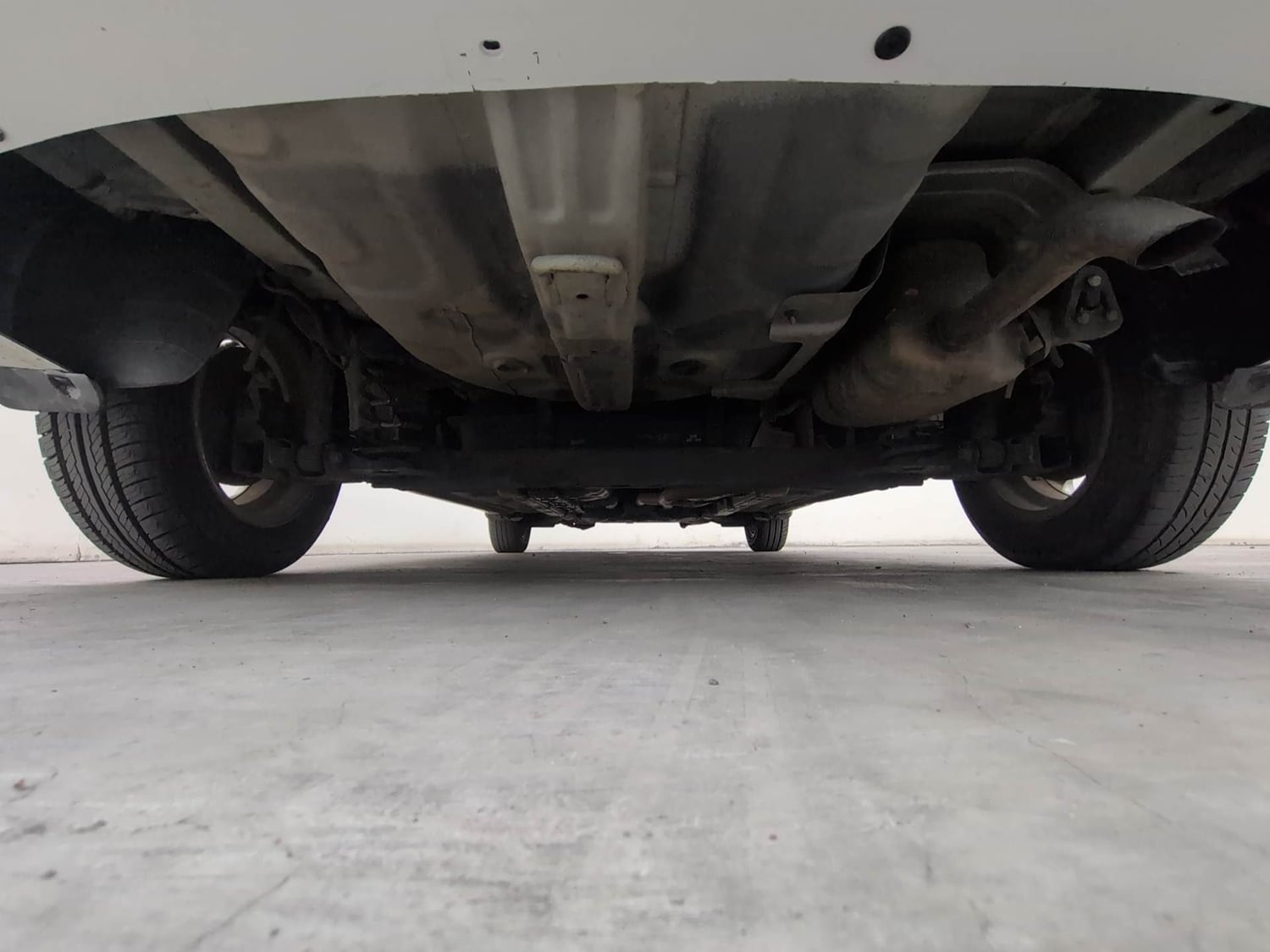 Used 2017 Hyundai Xcent SX Petrol Manual extra REAR UNDERBODY VIEW (TAKEN FROM REAR)