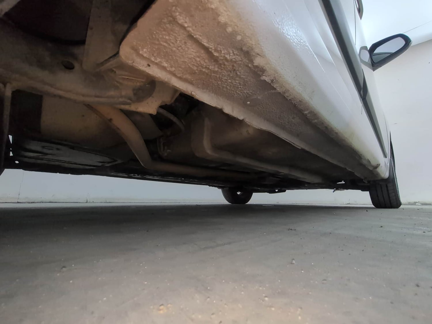 Used 2017 Hyundai Xcent SX Petrol Manual extra REAR RIGHT UNDERBODY VIEW