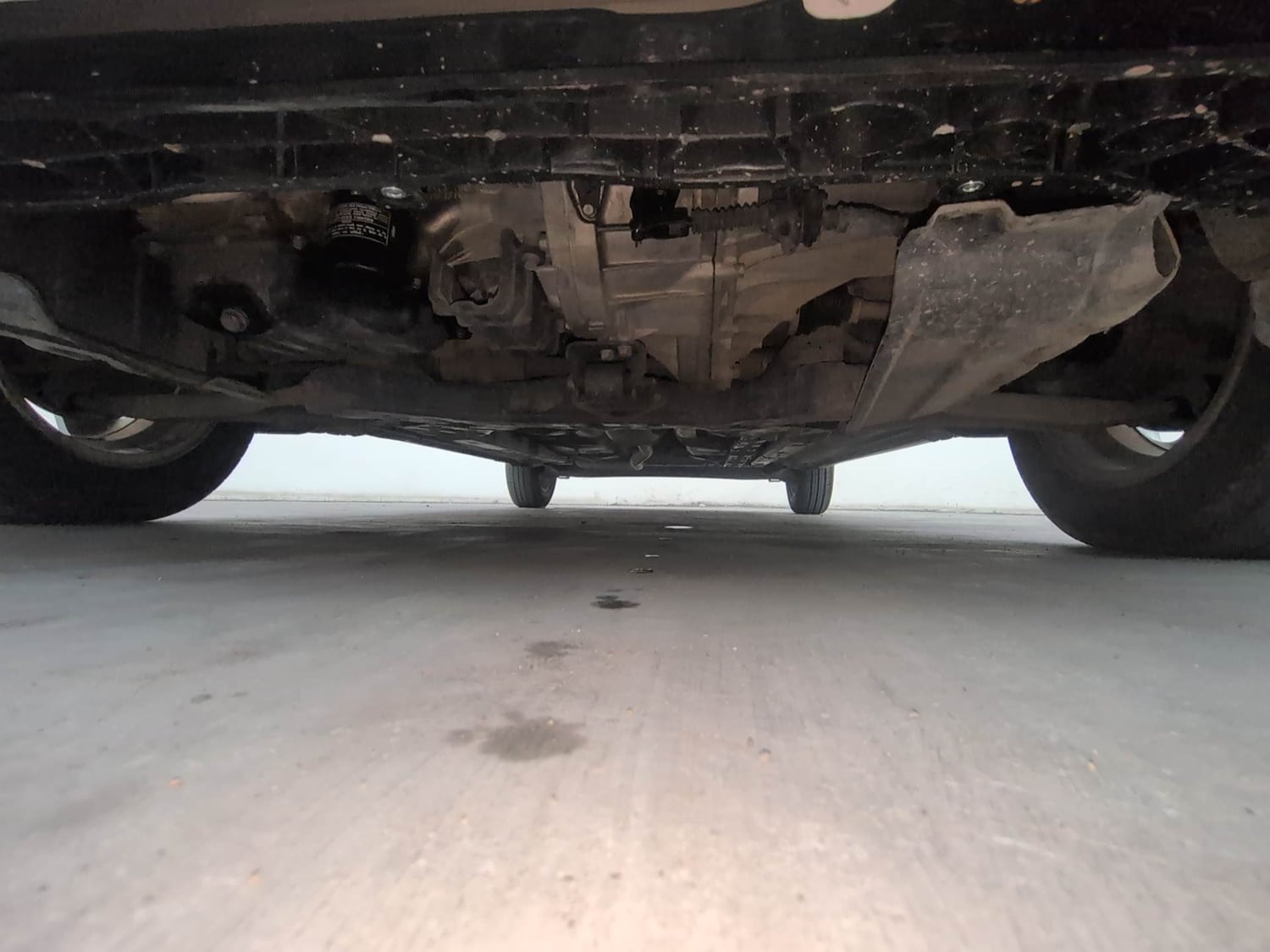 Used 2017 Hyundai Xcent SX Petrol Manual extra FRONT LEFT UNDERBODY VIEW