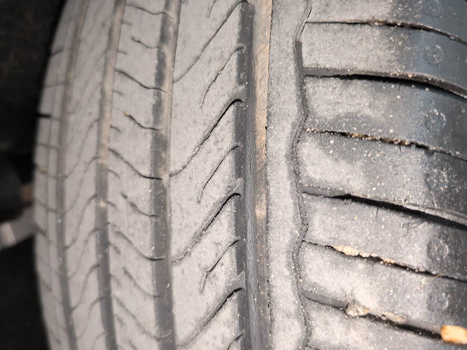Used 2018 Ford EcoSport Trend + 1.5L Ti-VCT AT Petrol Automatic tyres LEFT REAR TYRE TREAD VIEW