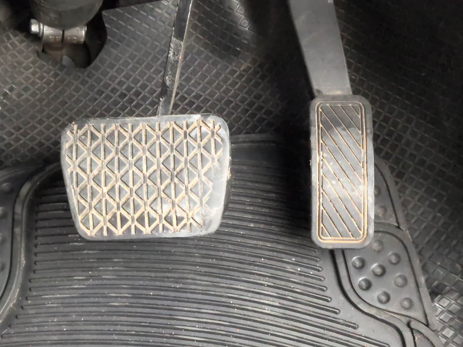 Used 2018 Ford EcoSport Trend + 1.5L Ti-VCT AT Petrol Automatic interior PEDALS VIEW