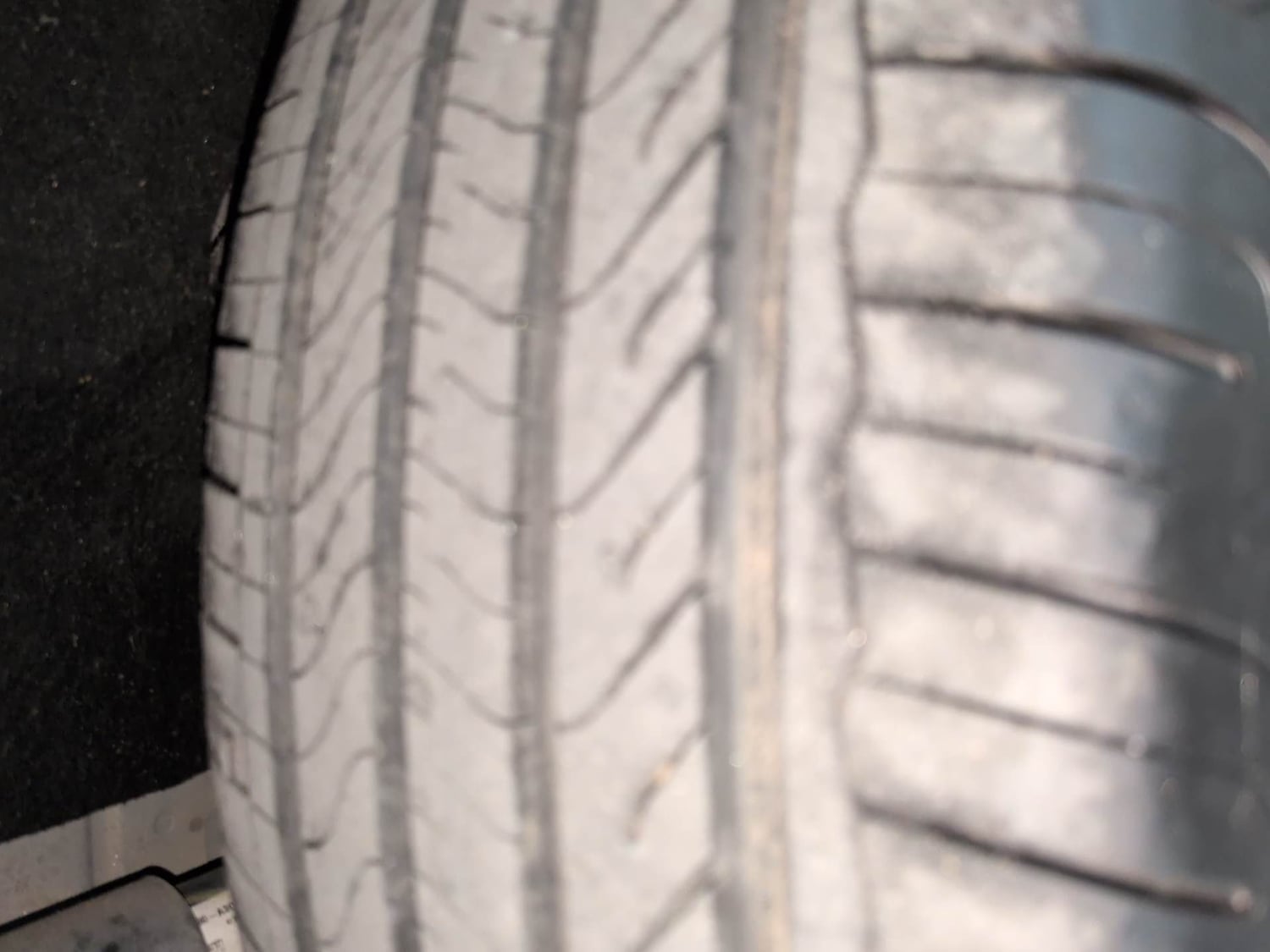 Used 2018 Ford EcoSport Trend + 1.5L Ti-VCT AT Petrol Automatic tyres RIGHT REAR TYRE TREAD VIEW