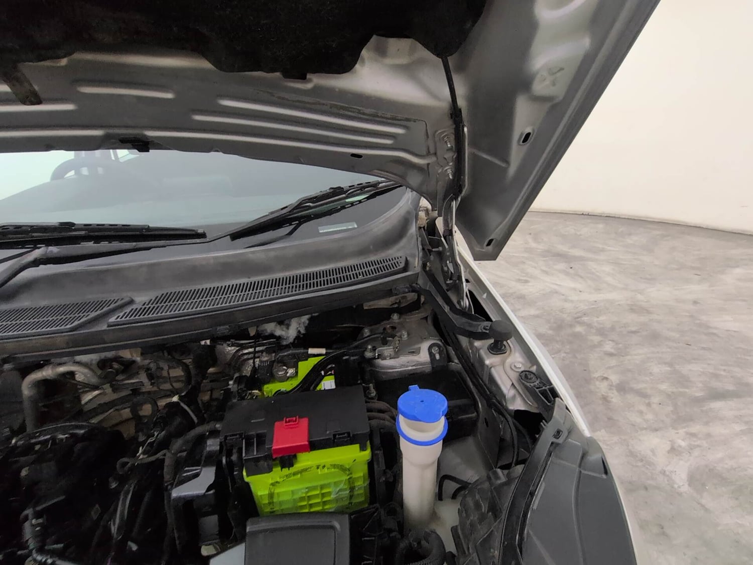 Used 2018 Ford EcoSport Trend + 1.5L Ti-VCT AT Petrol Automatic engine ENGINE LEFT SIDE HINGE & APRON VIEW