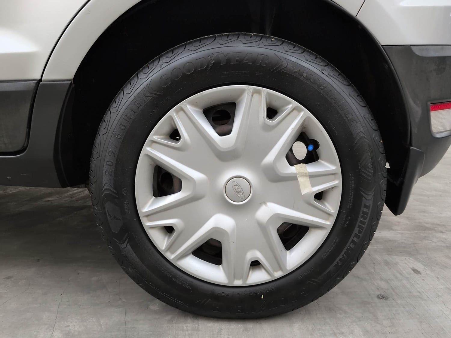 Used 2018 Ford EcoSport Trend + 1.5L Ti-VCT AT Petrol Automatic tyres LEFT REAR TYRE RIM VIEW