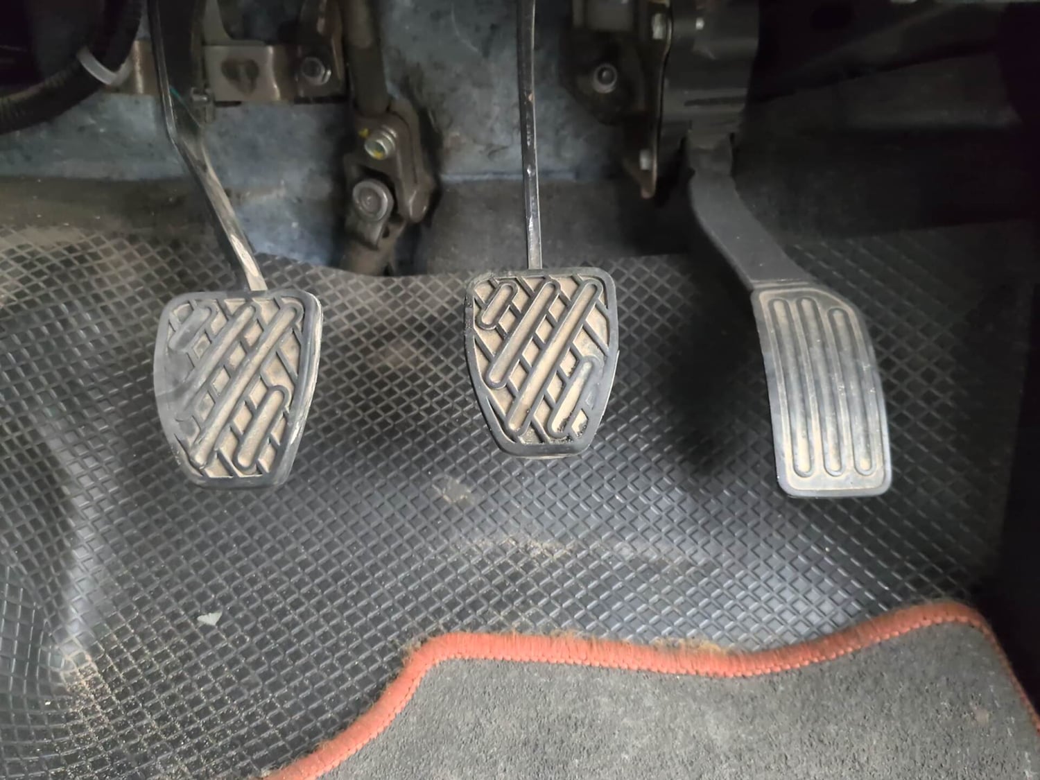 Used 2019 Datsun GO T(O) Petrol Manual interior PEDALS VIEW