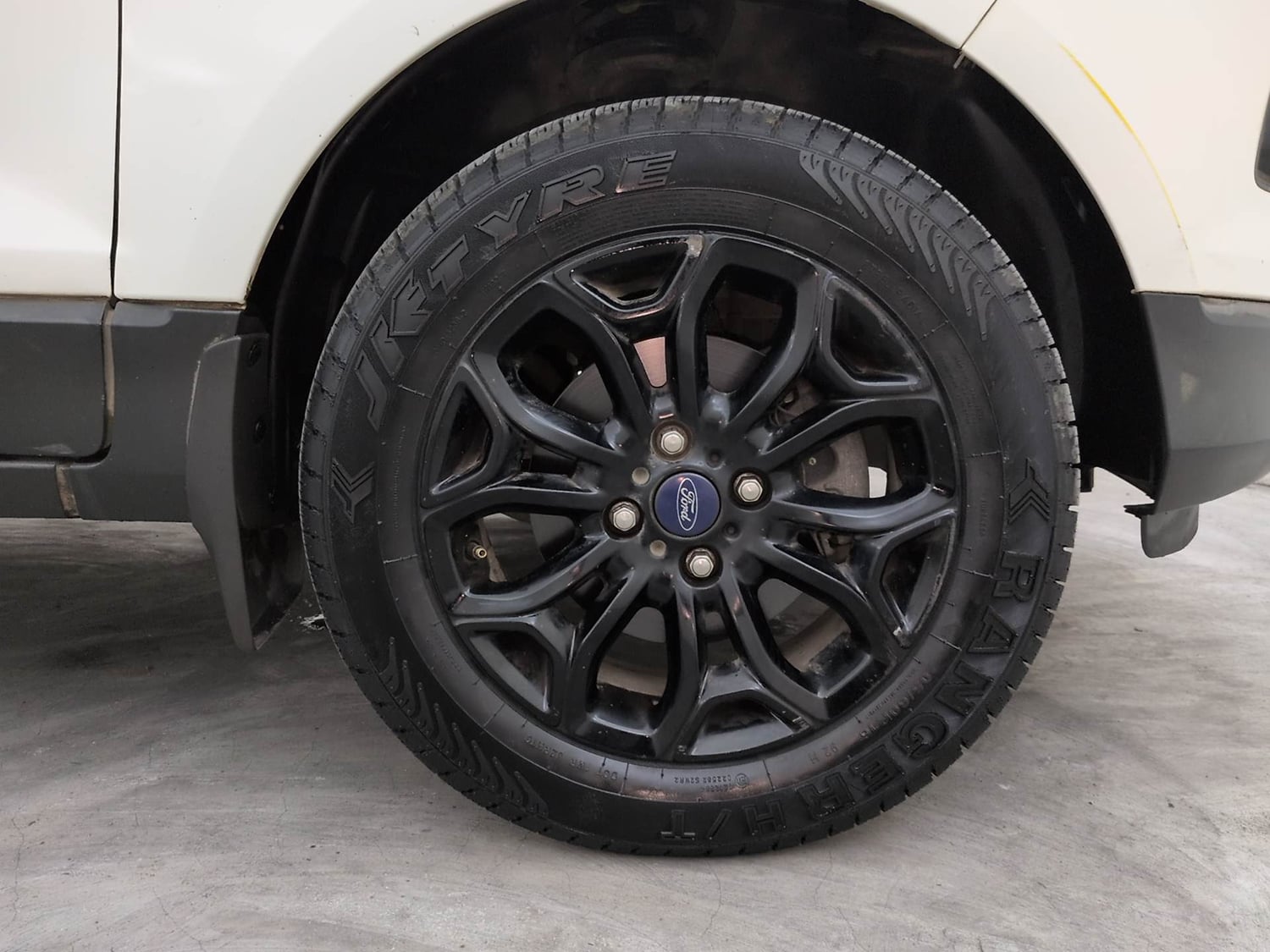 Used 2016 Ford EcoSport Titanium 1.5L TDCi Diesel Manual tyres RIGHT FRONT TYRE RIM VIEW