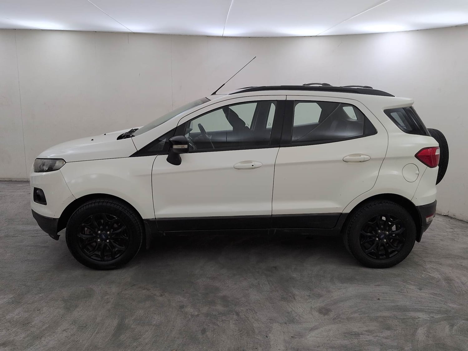 Used 2016 Ford EcoSport Titanium 1.5L TDCi Diesel Manual exterior LEFT SIDE VIEW