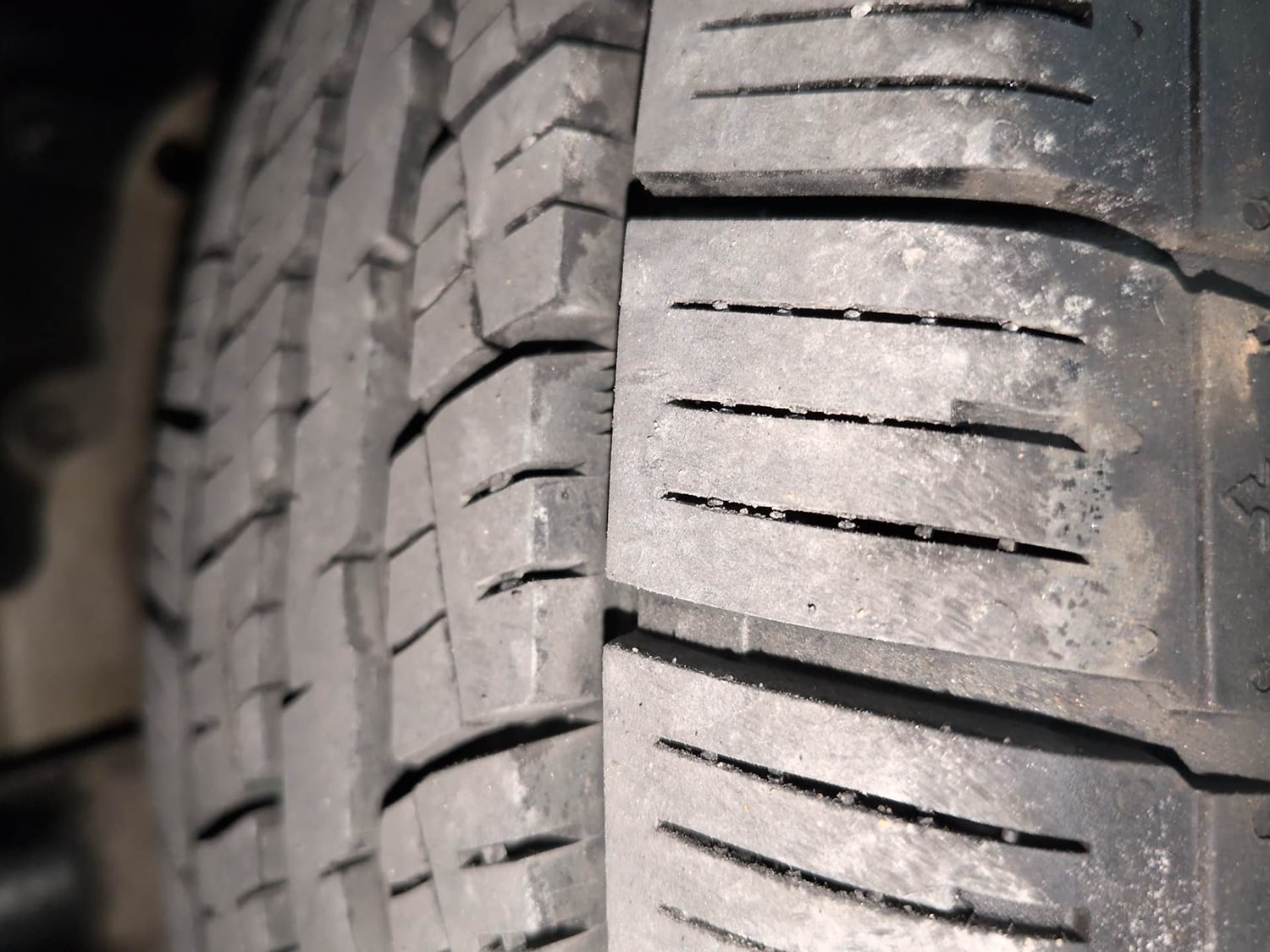 Used 2016 Ford EcoSport Titanium 1.5L TDCi Diesel Manual tyres RIGHT FRONT TYRE TREAD VIEW