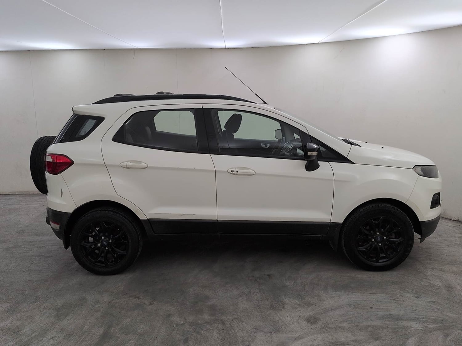 Used 2016 Ford EcoSport Titanium 1.5L TDCi Diesel Manual exterior RIGHT SIDE VIEW