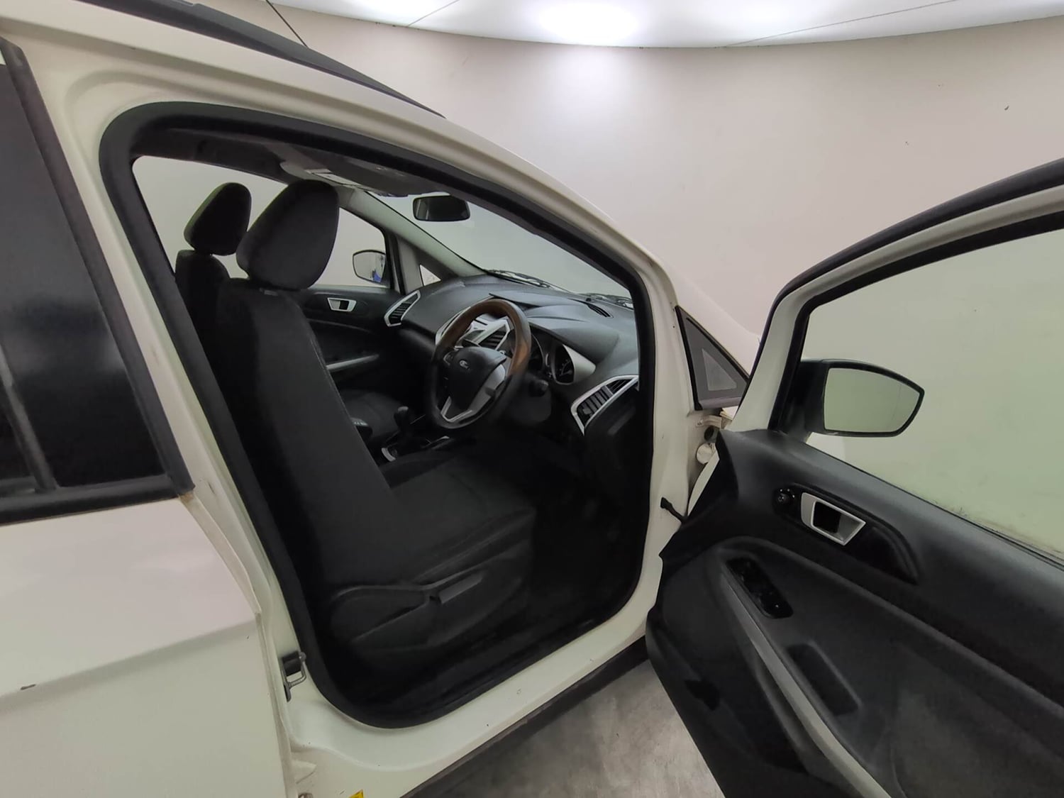 Used 2016 Ford EcoSport Titanium 1.5L TDCi Diesel Manual interior RIGHT SIDE FRONT DOOR CABIN VIEW