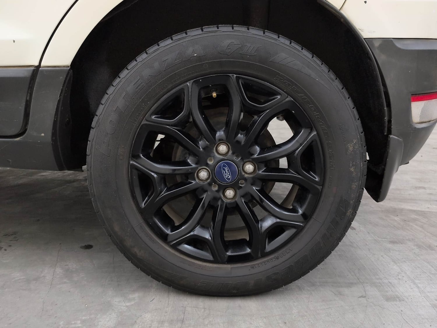 Used 2016 Ford EcoSport Titanium 1.5L TDCi Diesel Manual tyres LEFT REAR TYRE RIM VIEW
