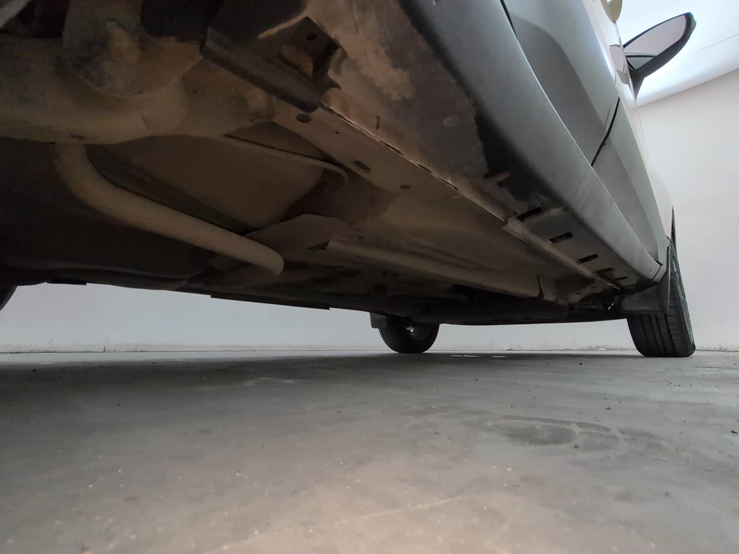 Used 2016 Ford EcoSport Titanium 1.5L TDCi Diesel Manual extra REAR RIGHT UNDERBODY VIEW
