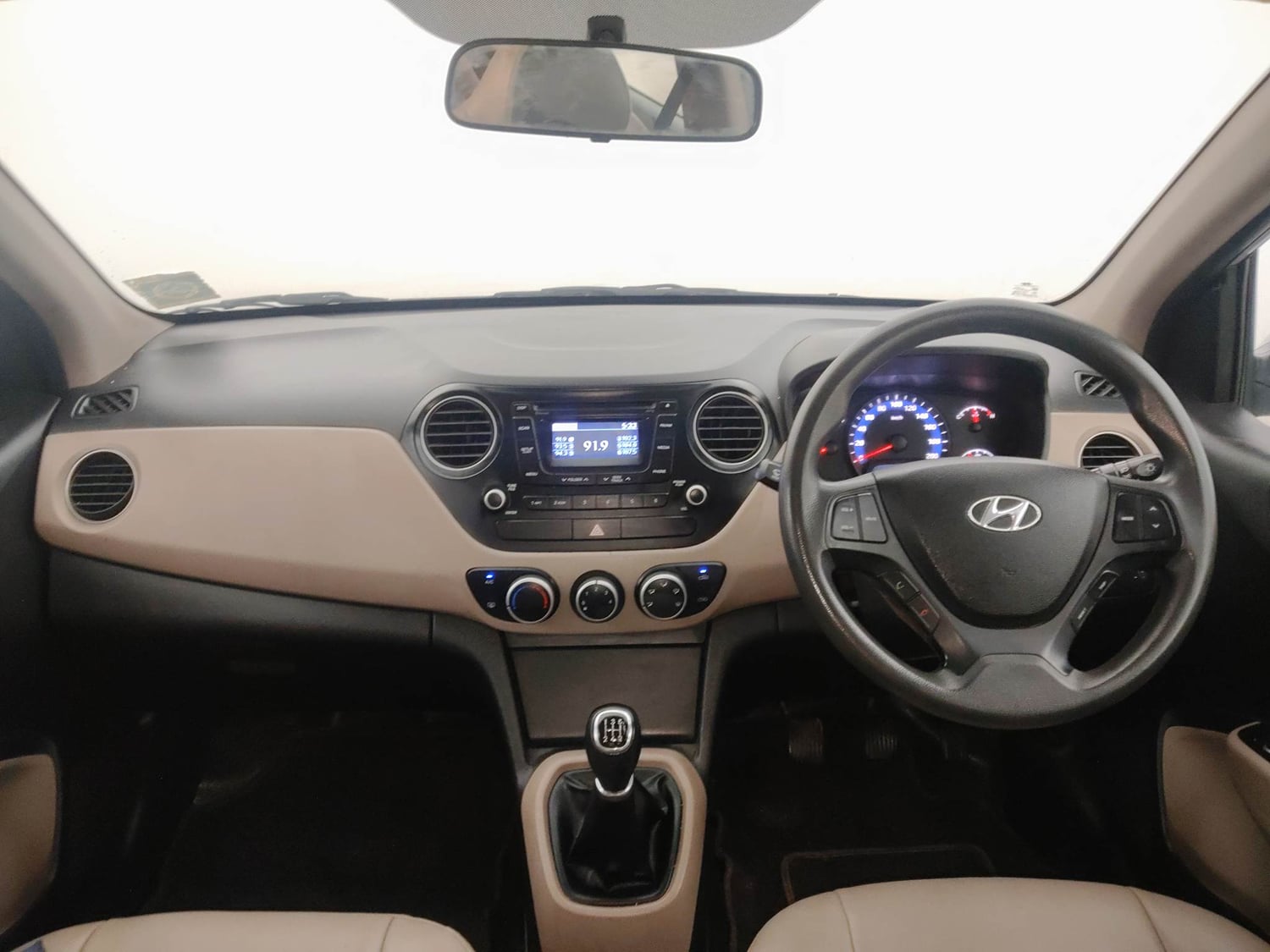 Used 2014 Hyundai Xcent S 1.2 (O) Petrol Manual interior DASHBOARD VIEW