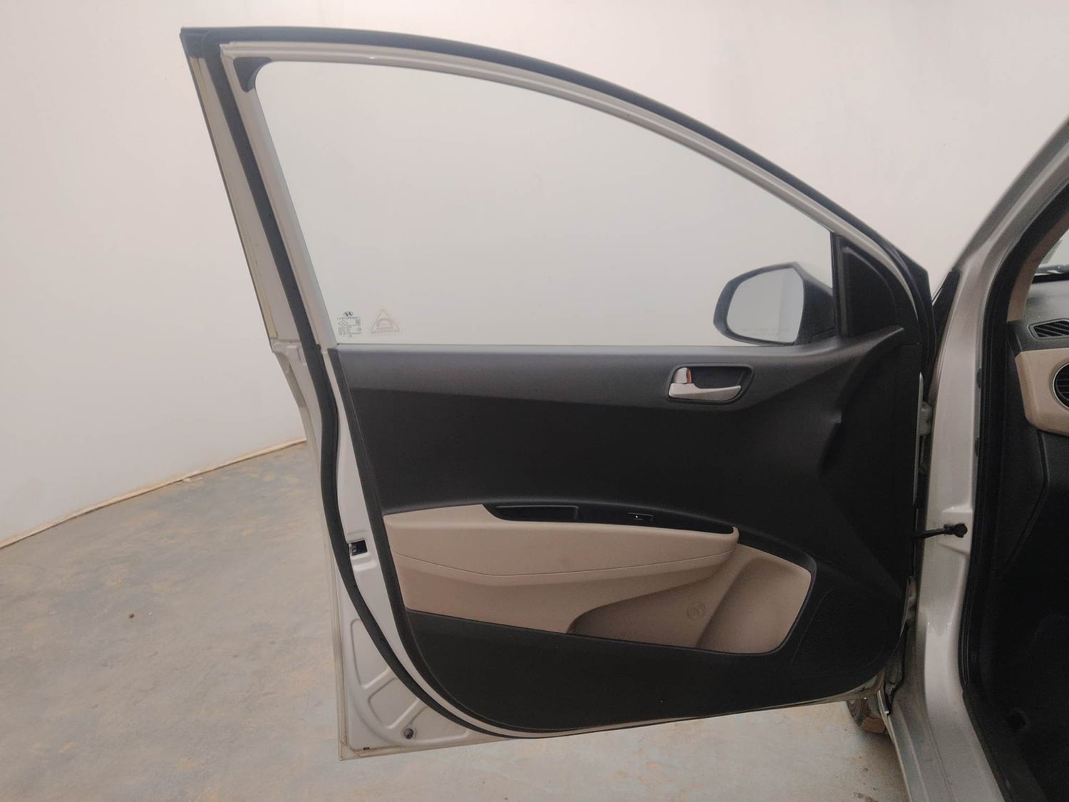 Used 2014 Hyundai Xcent S 1.2 (O) Petrol Manual interior LEFT FRONT DOOR OPEN VIEW