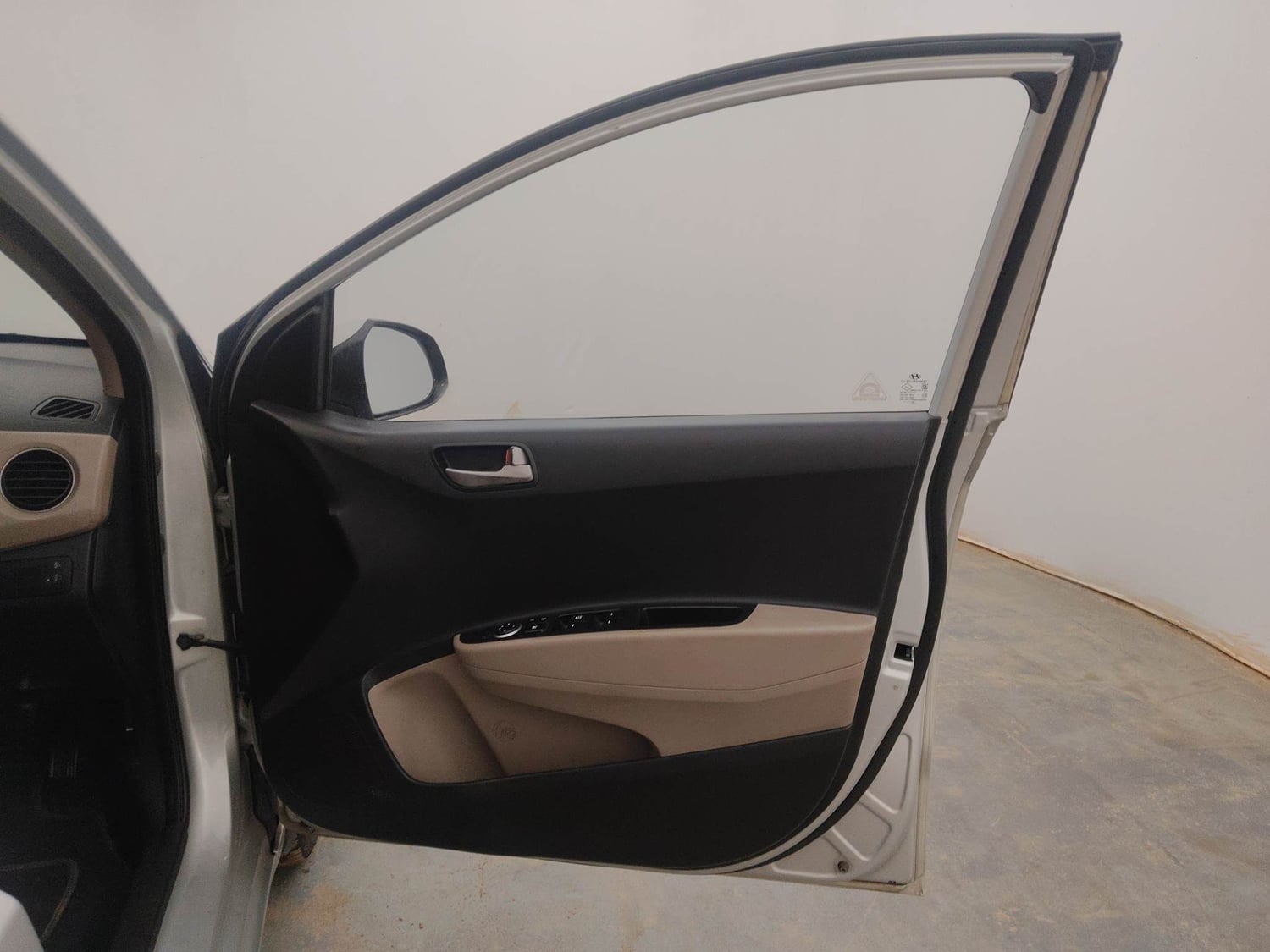 Used 2014 Hyundai Xcent S 1.2 (O) Petrol Manual interior RIGHT FRONT DOOR OPEN VIEW