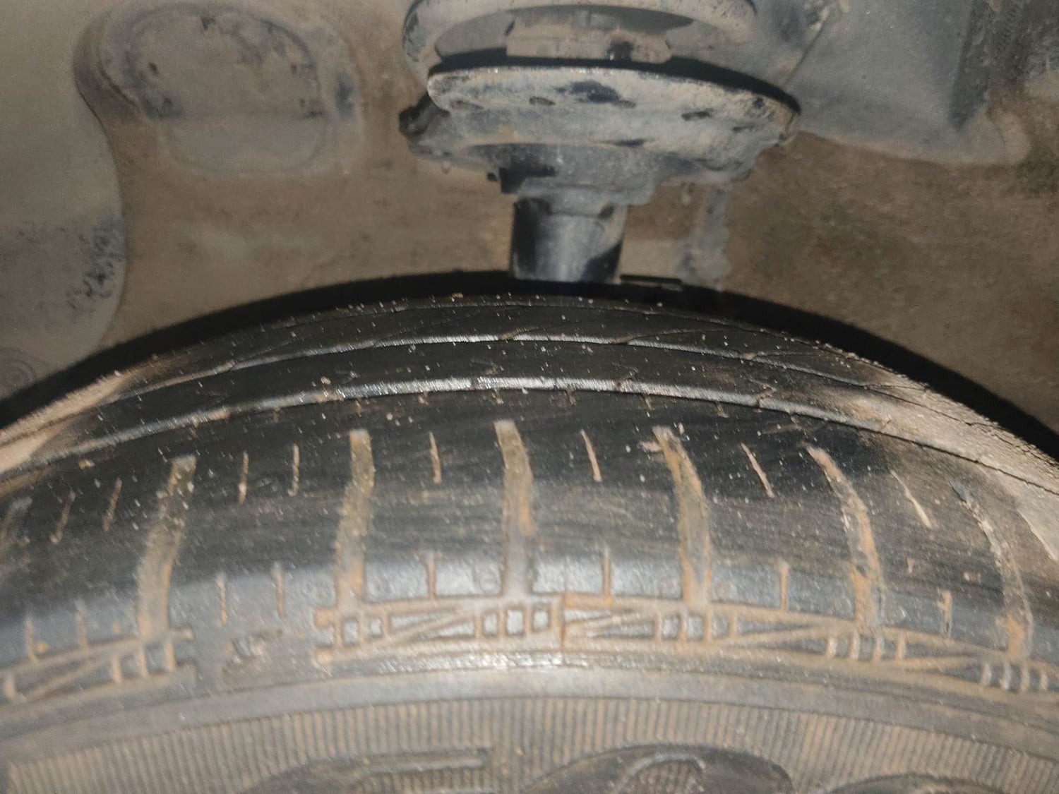 Used 2014 Hyundai Xcent S 1.2 (O) Petrol Manual tyres LEFT FRONT TYRE TREAD VIEW