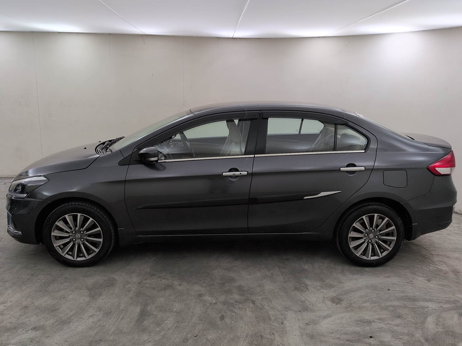 Used 2025 Maruti Suzuki Ciaz Alpha 1.5 AT Petrol Automatic exterior LEFT SIDE VIEW
