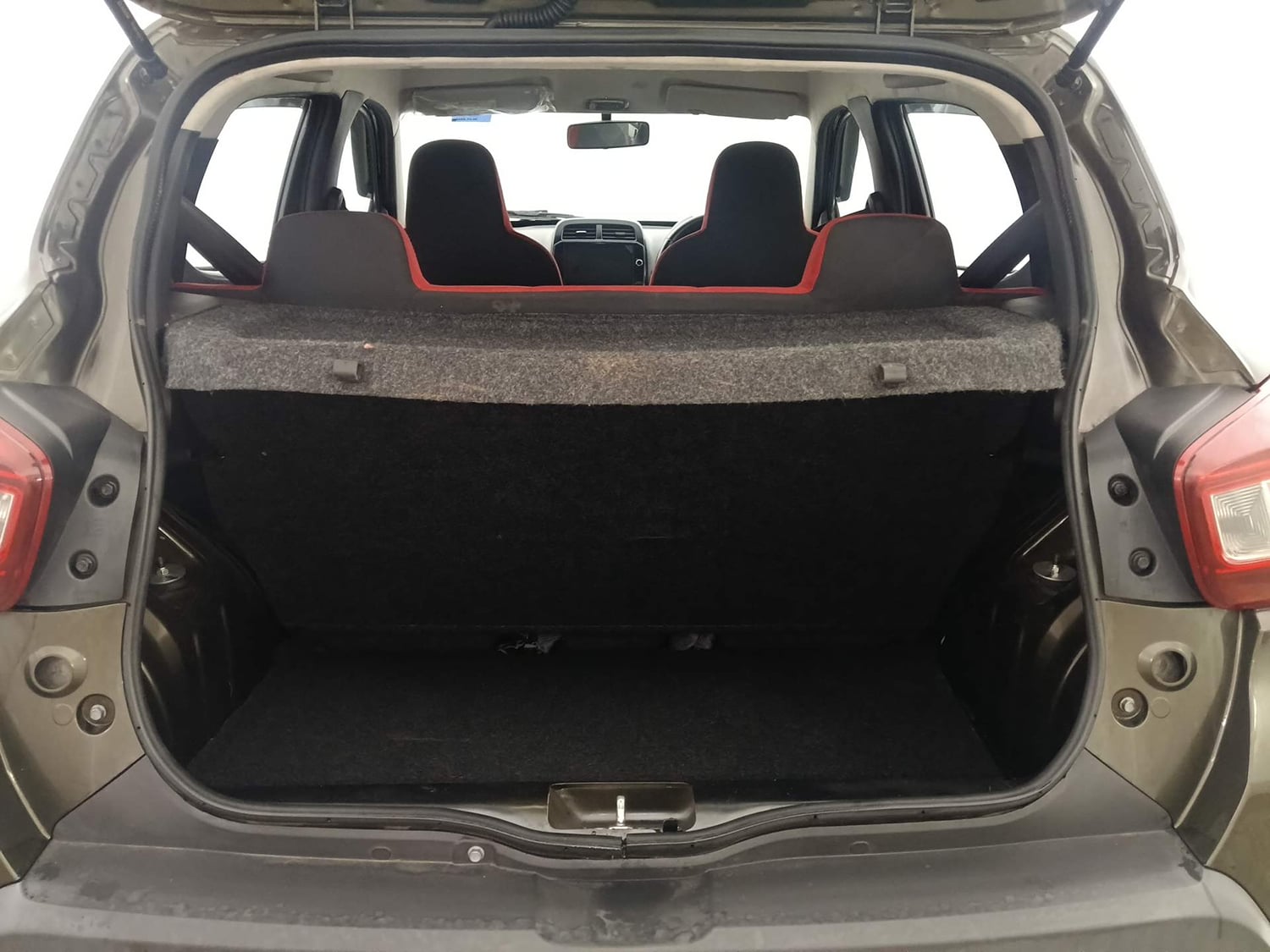 Used 2022 Renault Kwid RXT 1.0 (O) Petrol Manual interior DICKY INSIDE VIEW