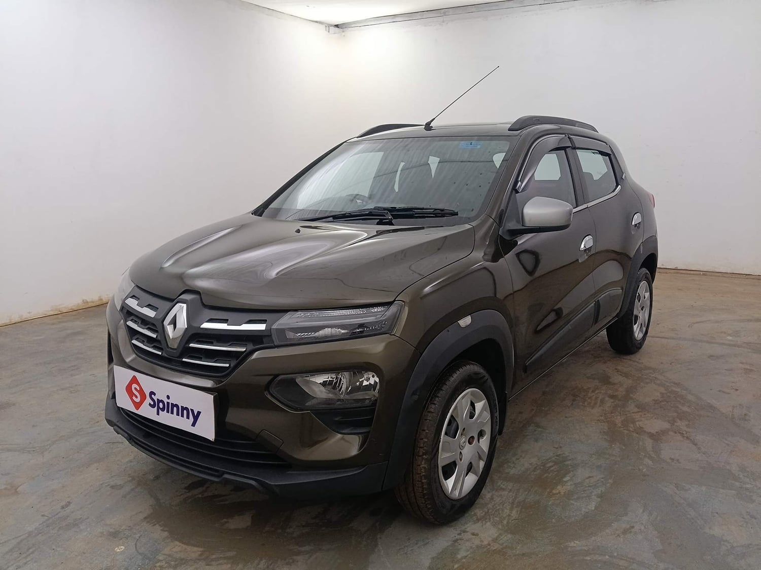 Used 2022 Renault Kwid RXT 1.0 (O) Petrol Manual exterior LEFT FRONT CORNER VIEW