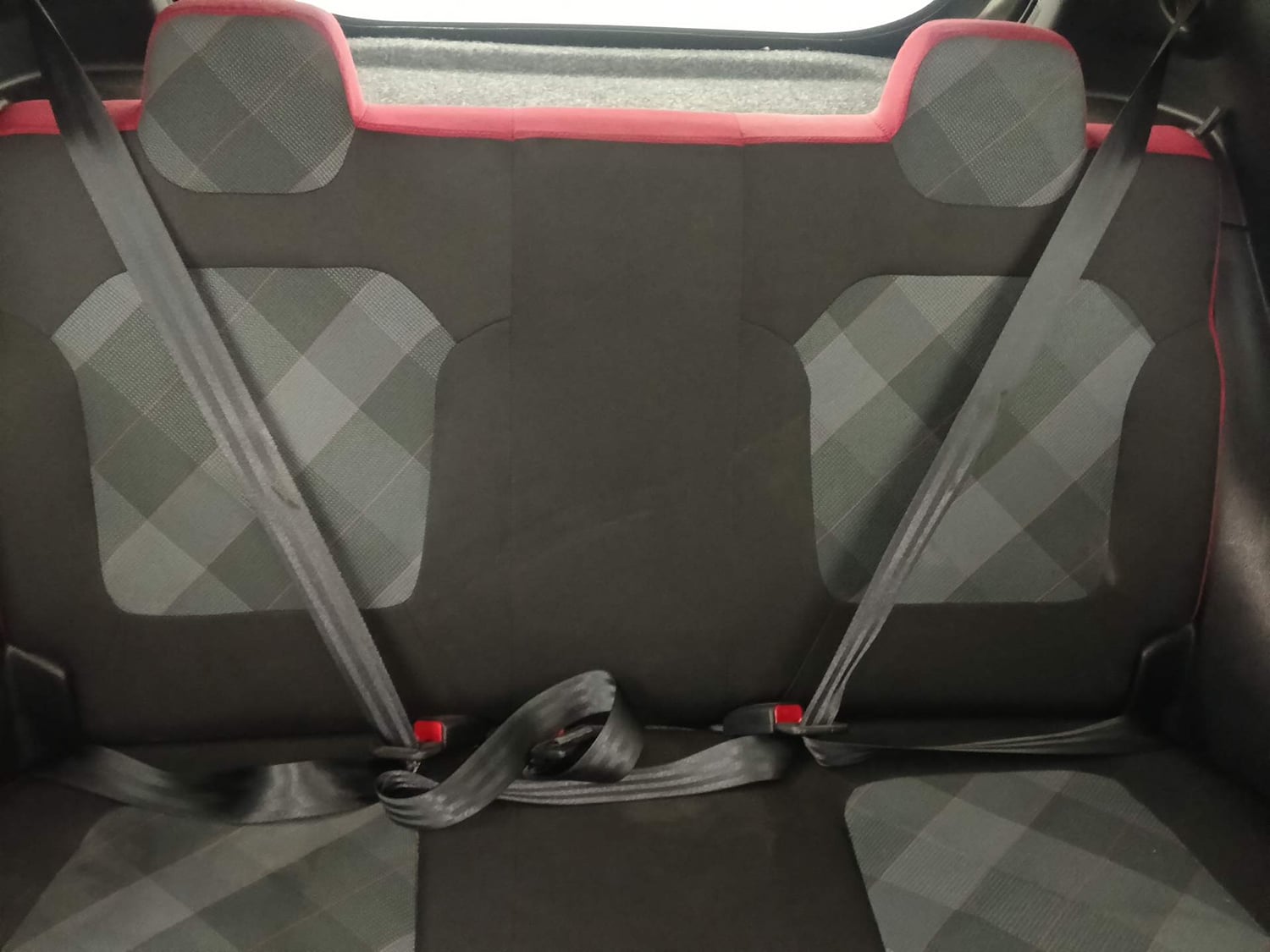 Used 2022 Renault Kwid RXT 1.0 (O) Petrol Manual interior REAR SEAT CONDITION VIEW