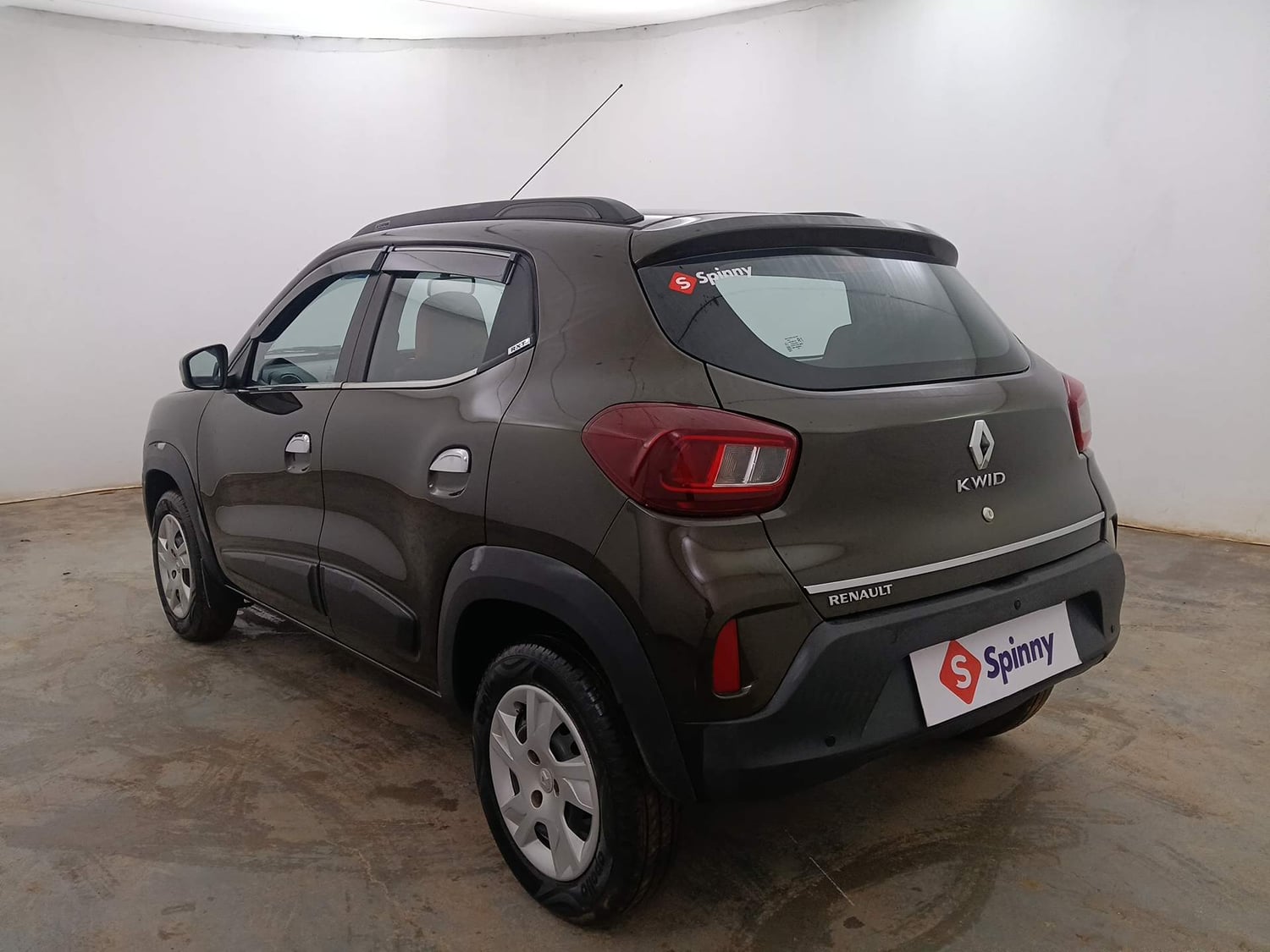 Used 2022 Renault Kwid RXT 1.0 (O) Petrol Manual exterior LEFT REAR CORNER VIEW
