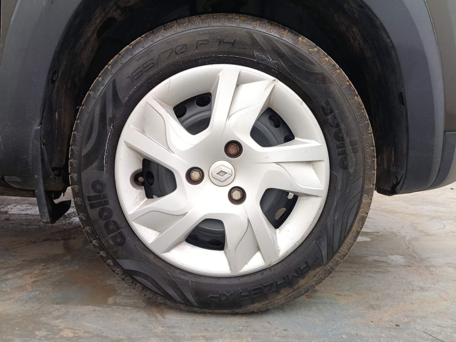 Used 2022 Renault Kwid RXT 1.0 (O) Petrol Manual tyres RIGHT FRONT TYRE RIM VIEW