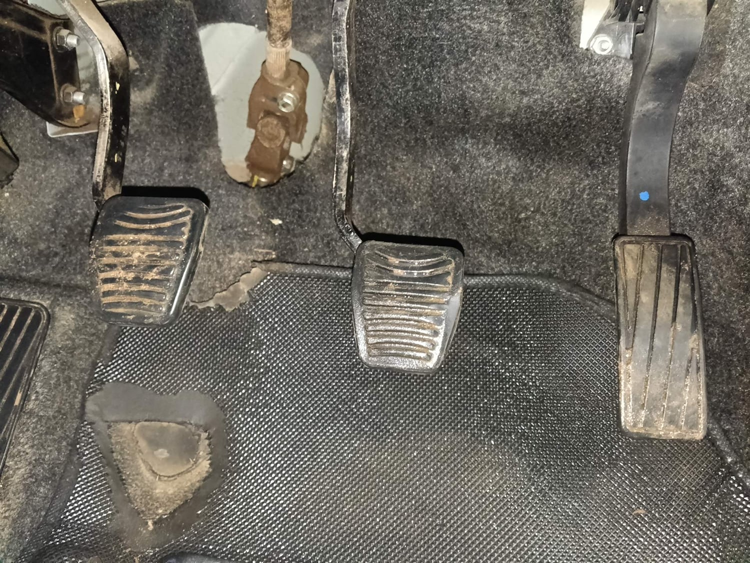 Used 2017 Mahindra KUV100 K8 6 STR Petrol Manual interior PEDALS VIEW