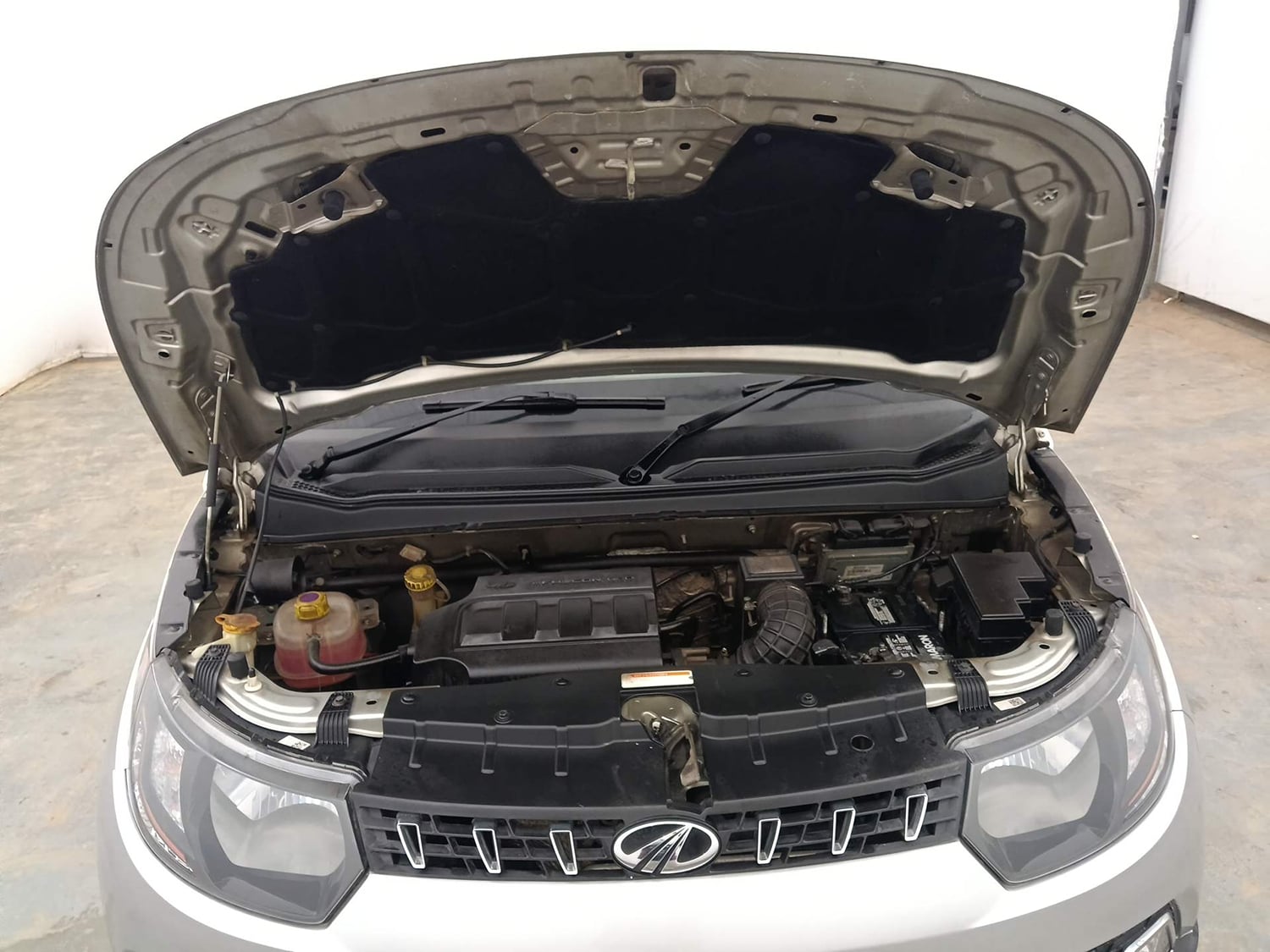 Used 2017 Mahindra KUV100 K8 6 STR Petrol Manual engine ENGINE & BONNET OPEN FRONT VIEW